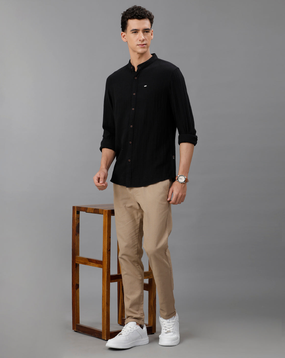 IDENTITI Men Slim Fit Mandarin Collar Solid Knit Shirt In Black.