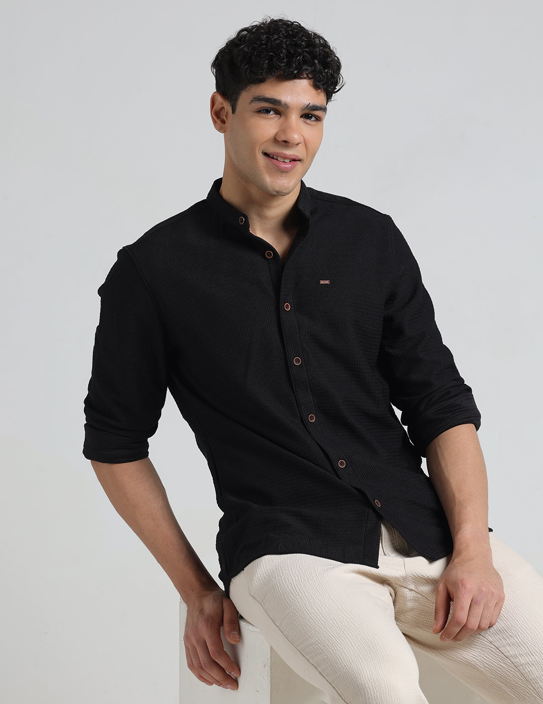 IDENTITI Men Slim Fit Mandarin Collar Solid Shirt In Black.