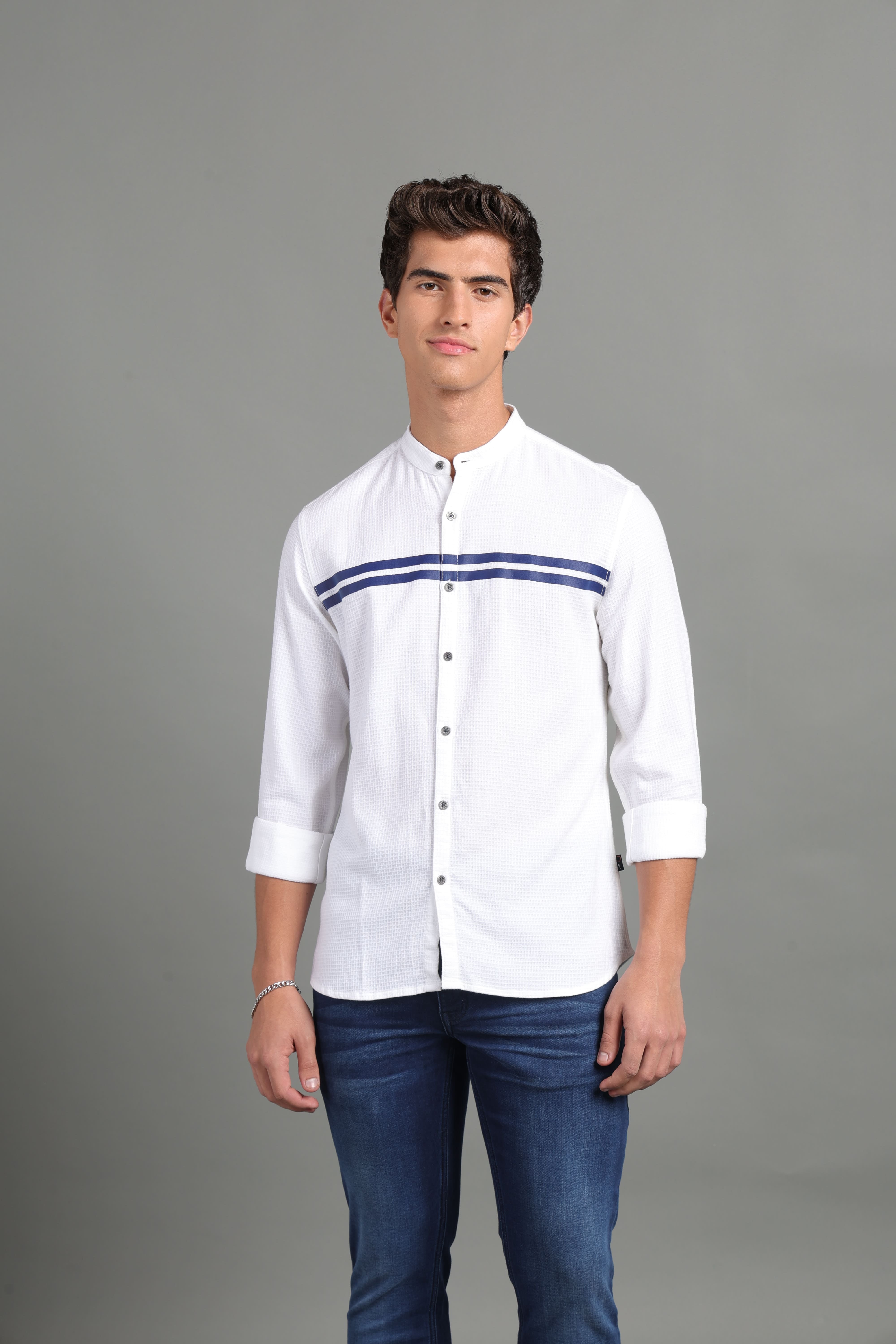 IDENTITI Men Slim Fit Mandarin Collar Solid Shirt In White.