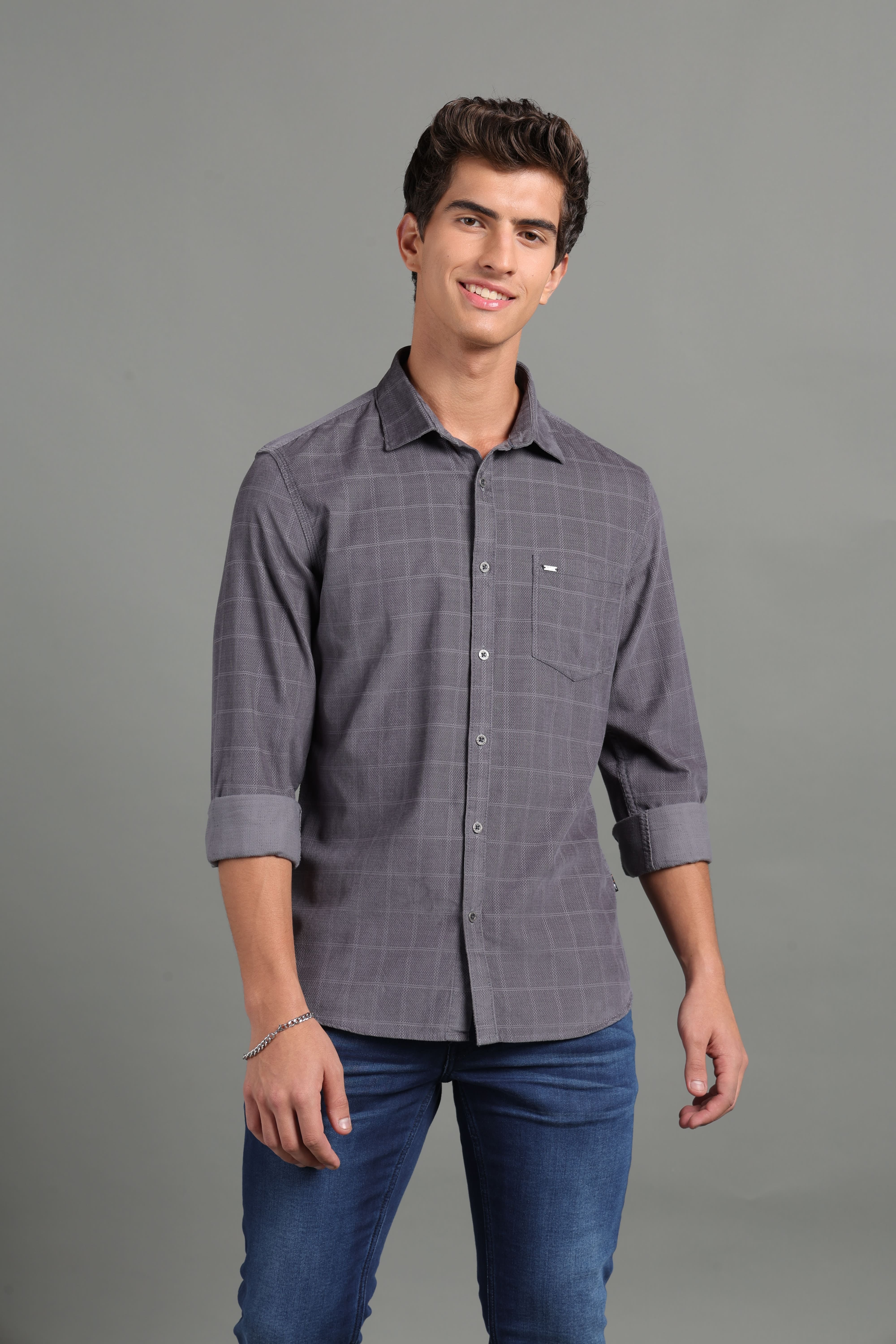 IDENTITI Men Slim Fit Regular Collar Solid Shirt In Grey.