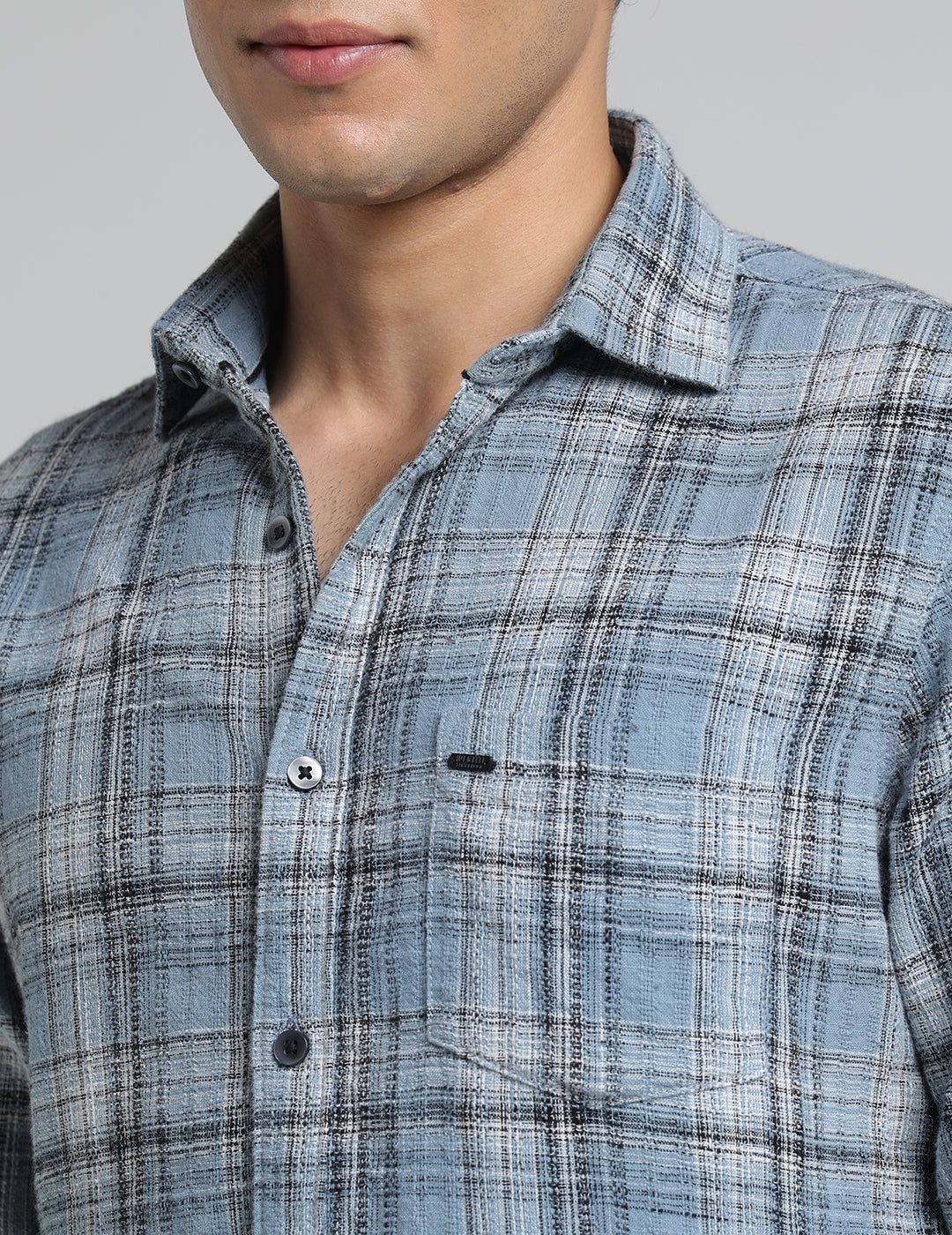 IDENTITI Men Slim Fit Regular Collar Checks Shirt In Blue.