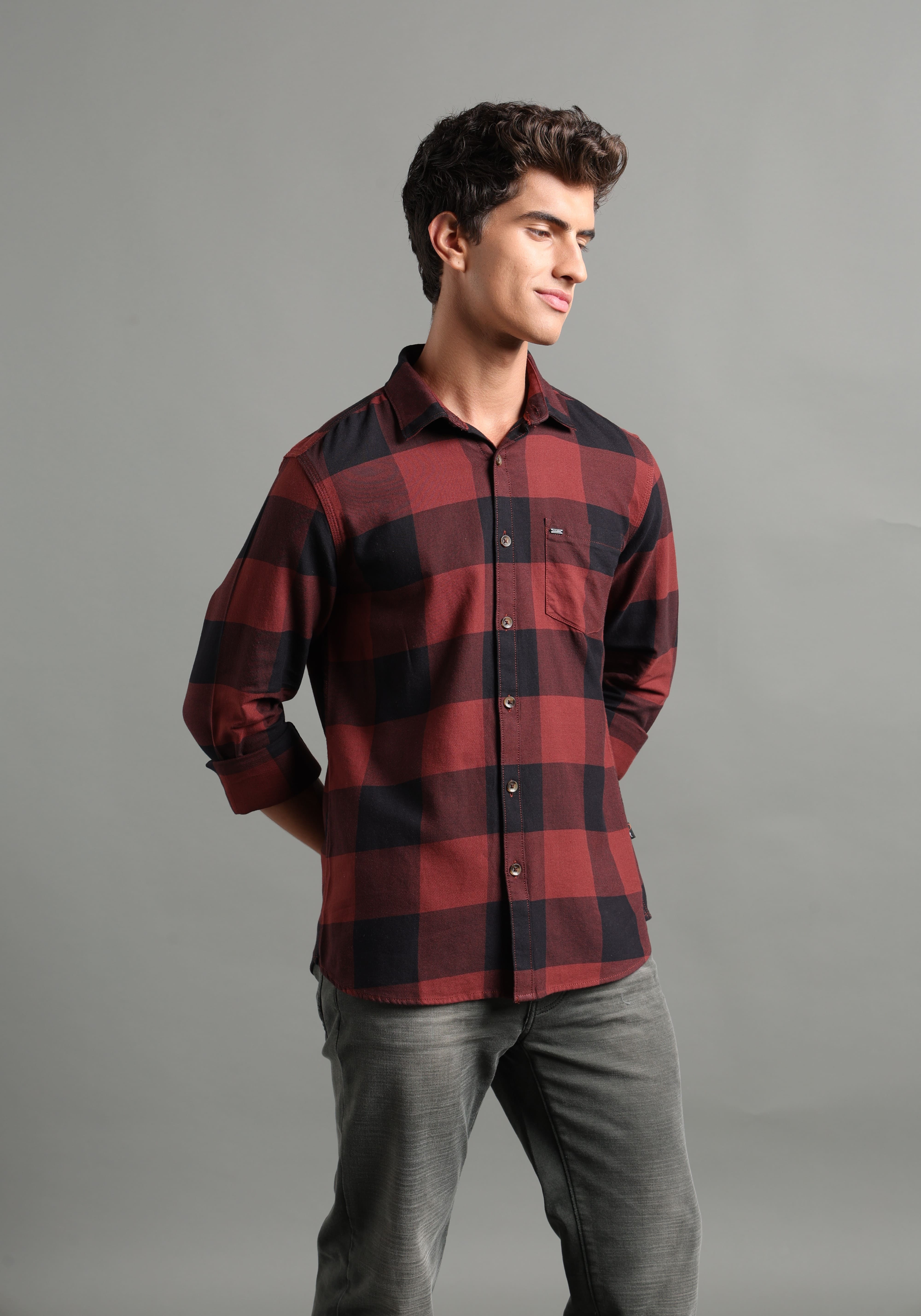 IDENTITI Men Slim Fit Regular Collar Checks Shirt In Maroon.