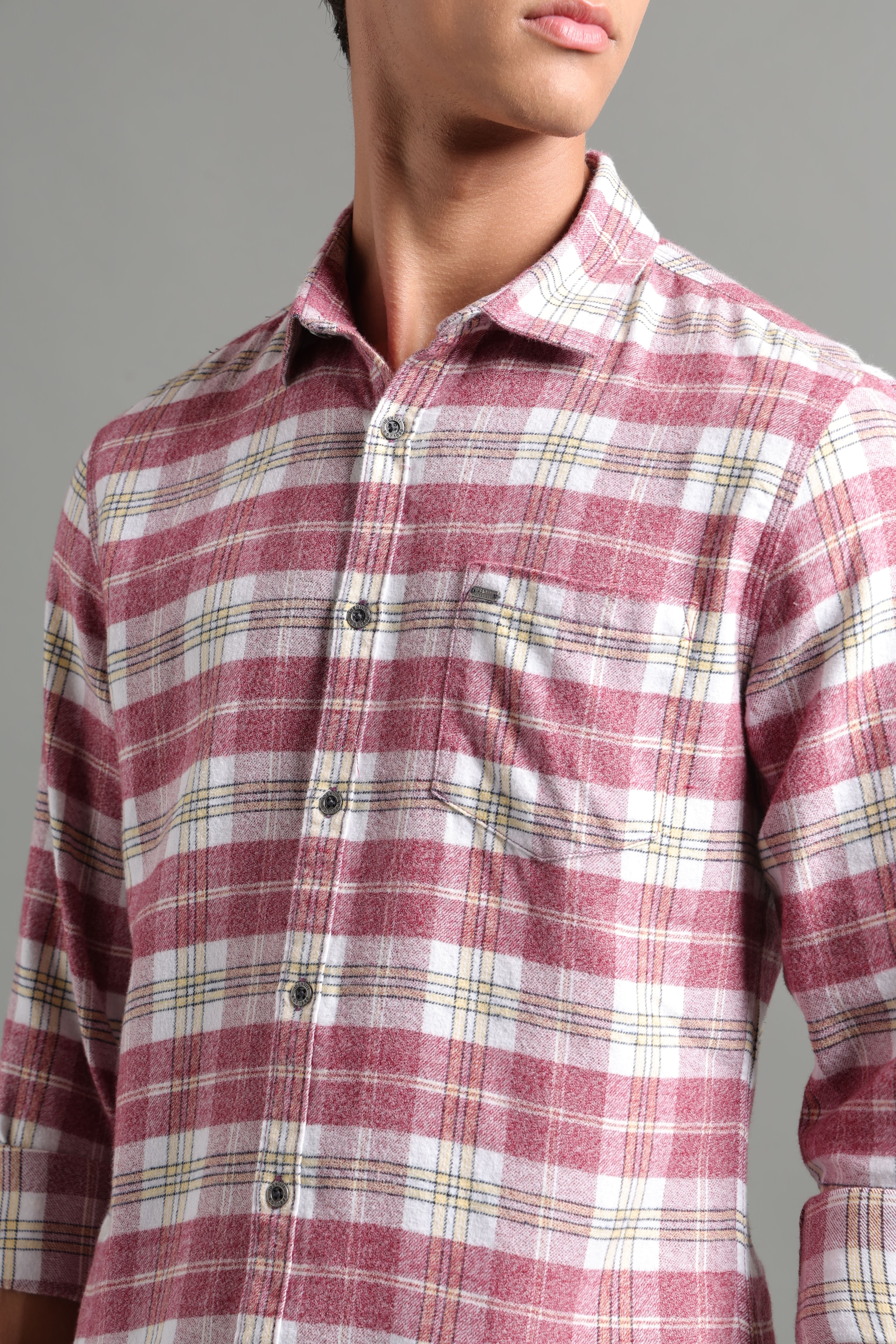 IDENTITI Men Slim Fit Regular Collar Checks Shirt In Maroon Melange.