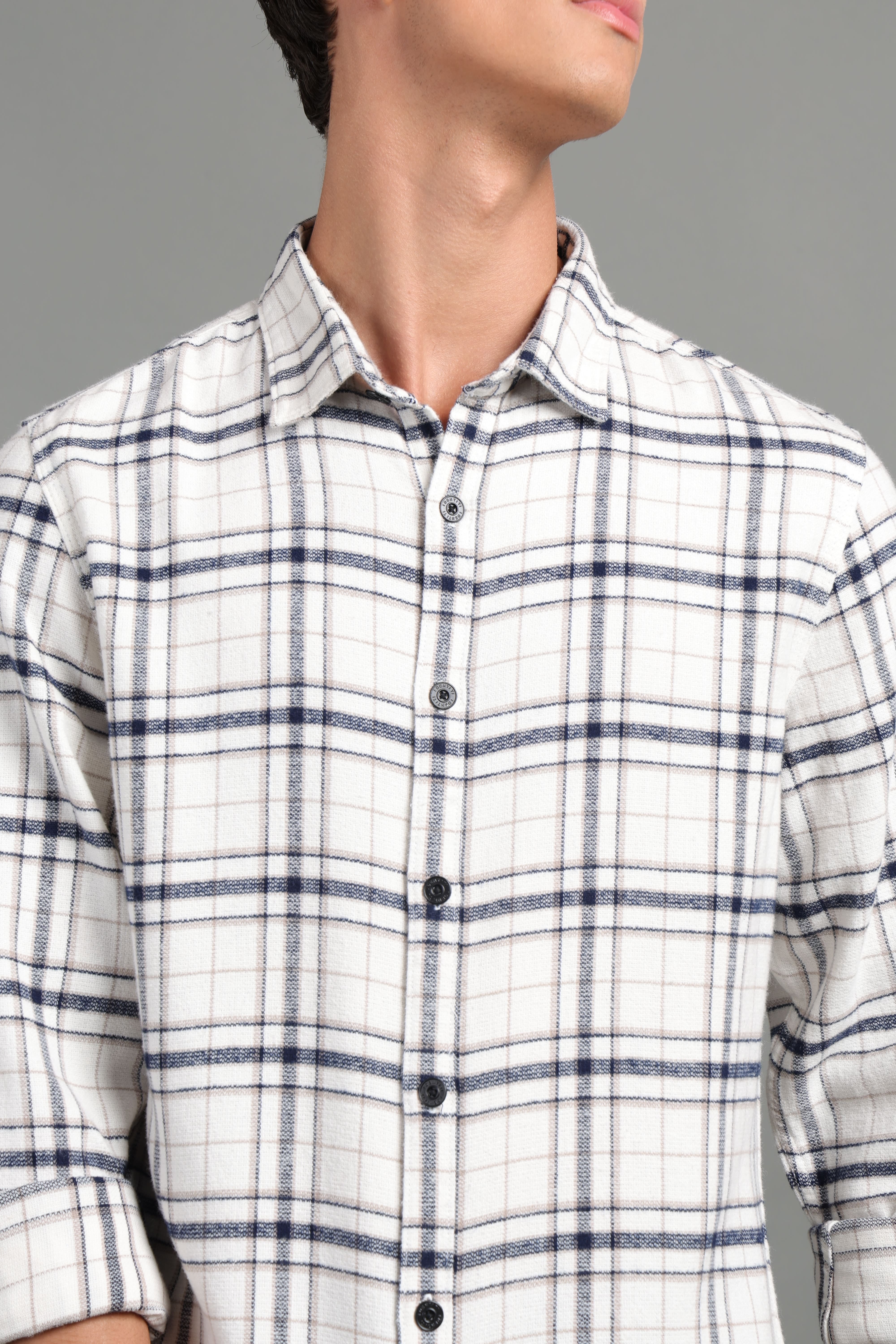 IDENTITI Men Slim Fit Regular Collar Checks Shirt In White.