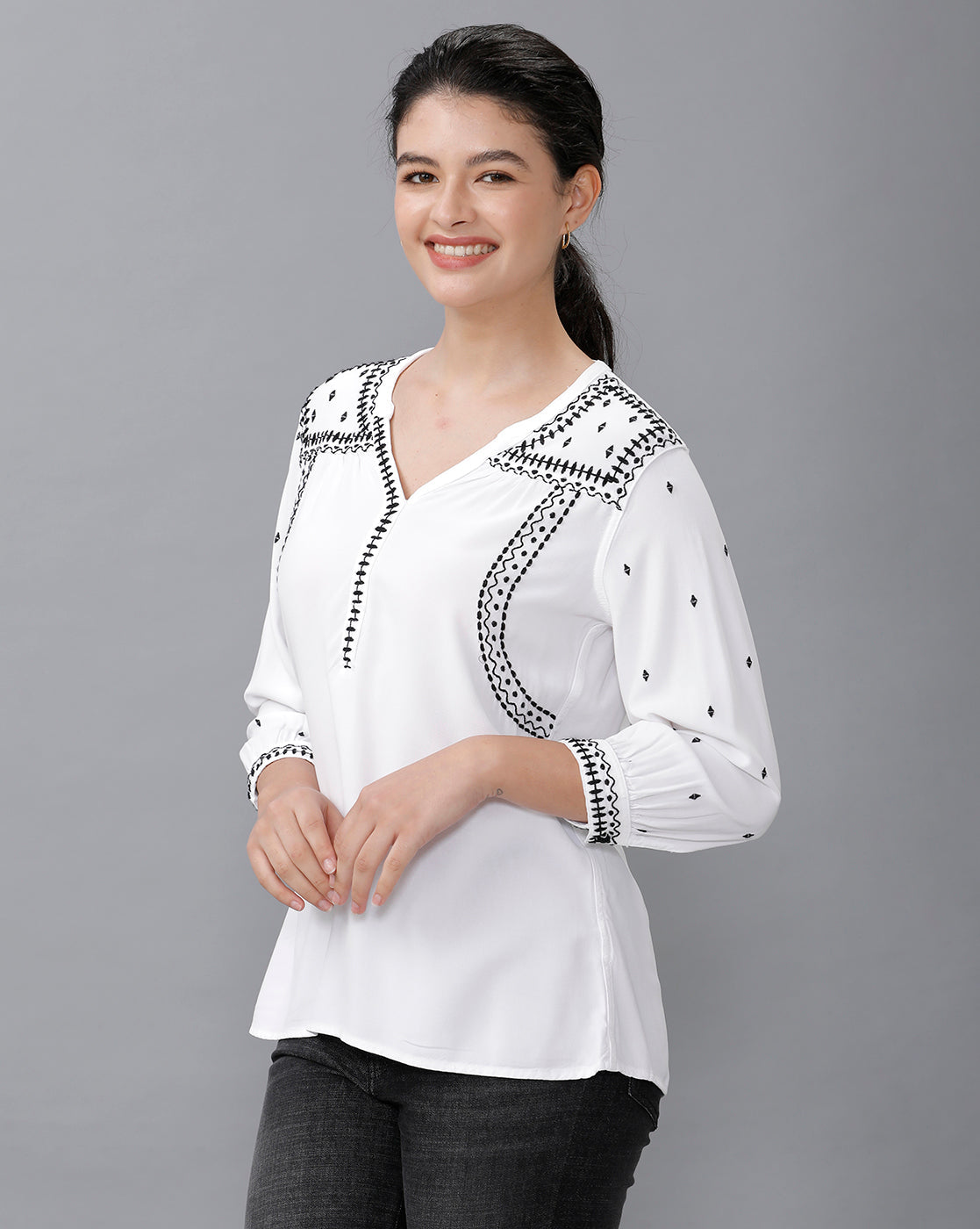 Identiti Women Solid Indo Western Embroidered Tunic - White.