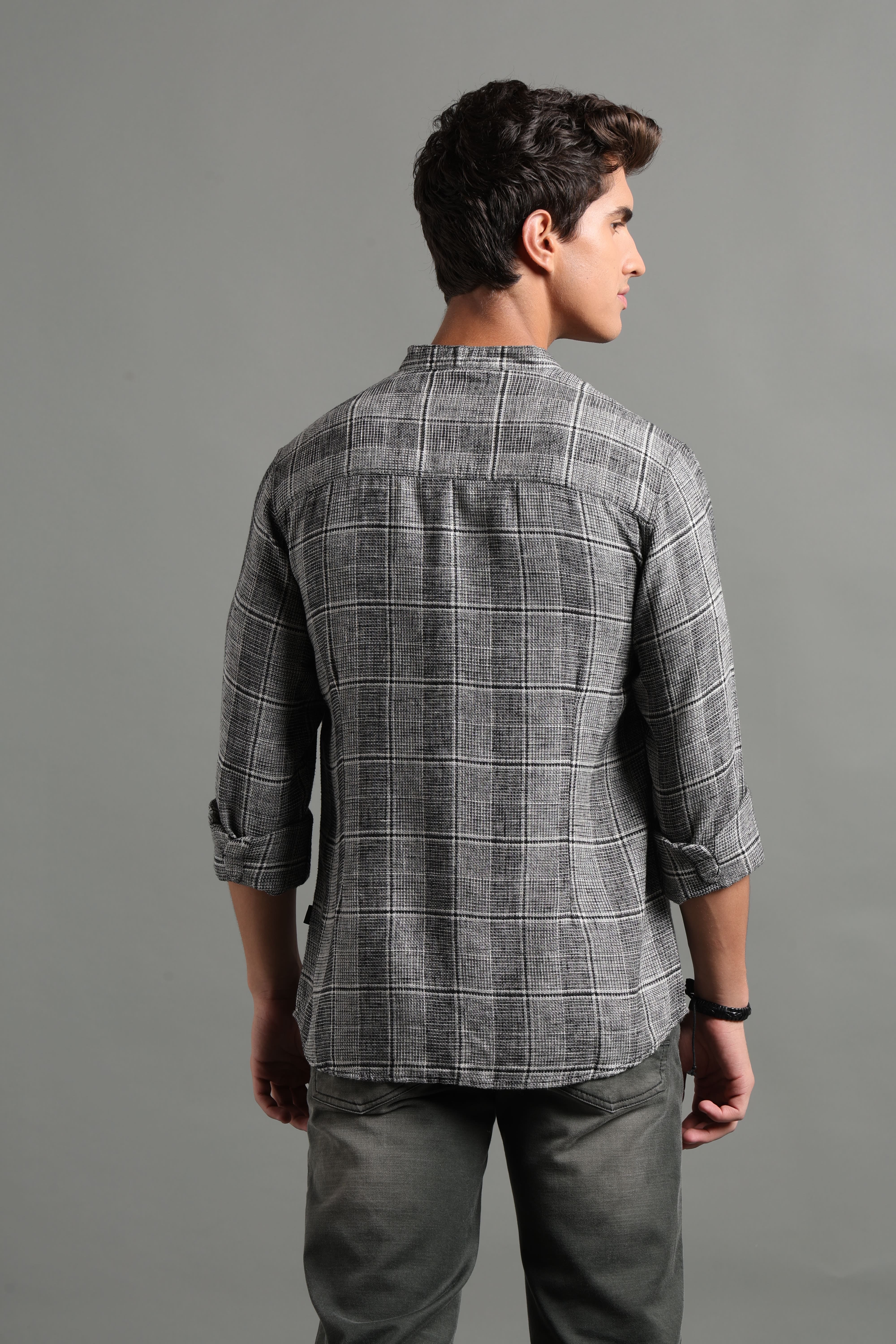 IDENTITI Men Slim Fit Mandarin Collar Checks Shirt In Black.