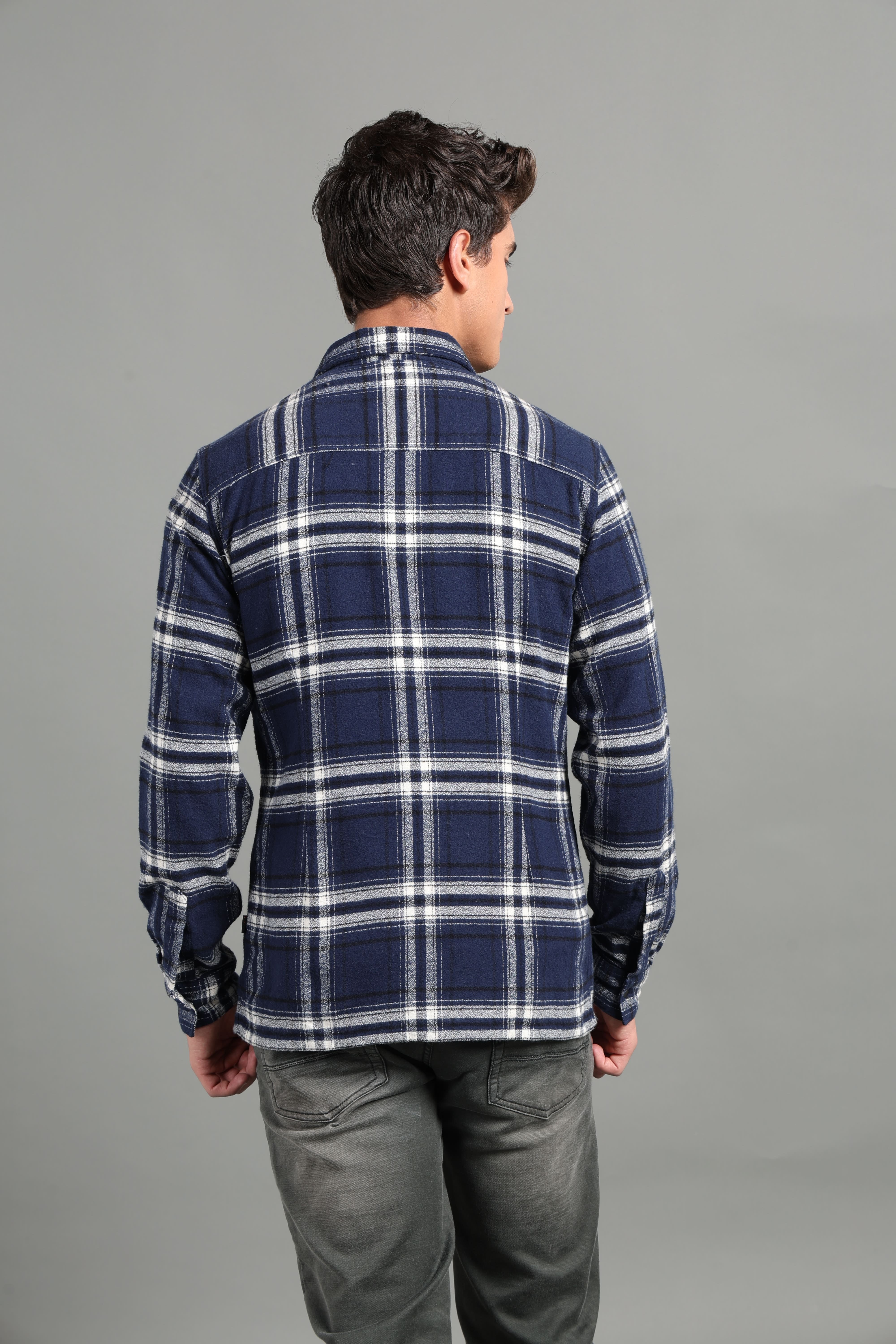 IDENTITI Men Slim Fit Regular Collar Checks Shacket In Navy.