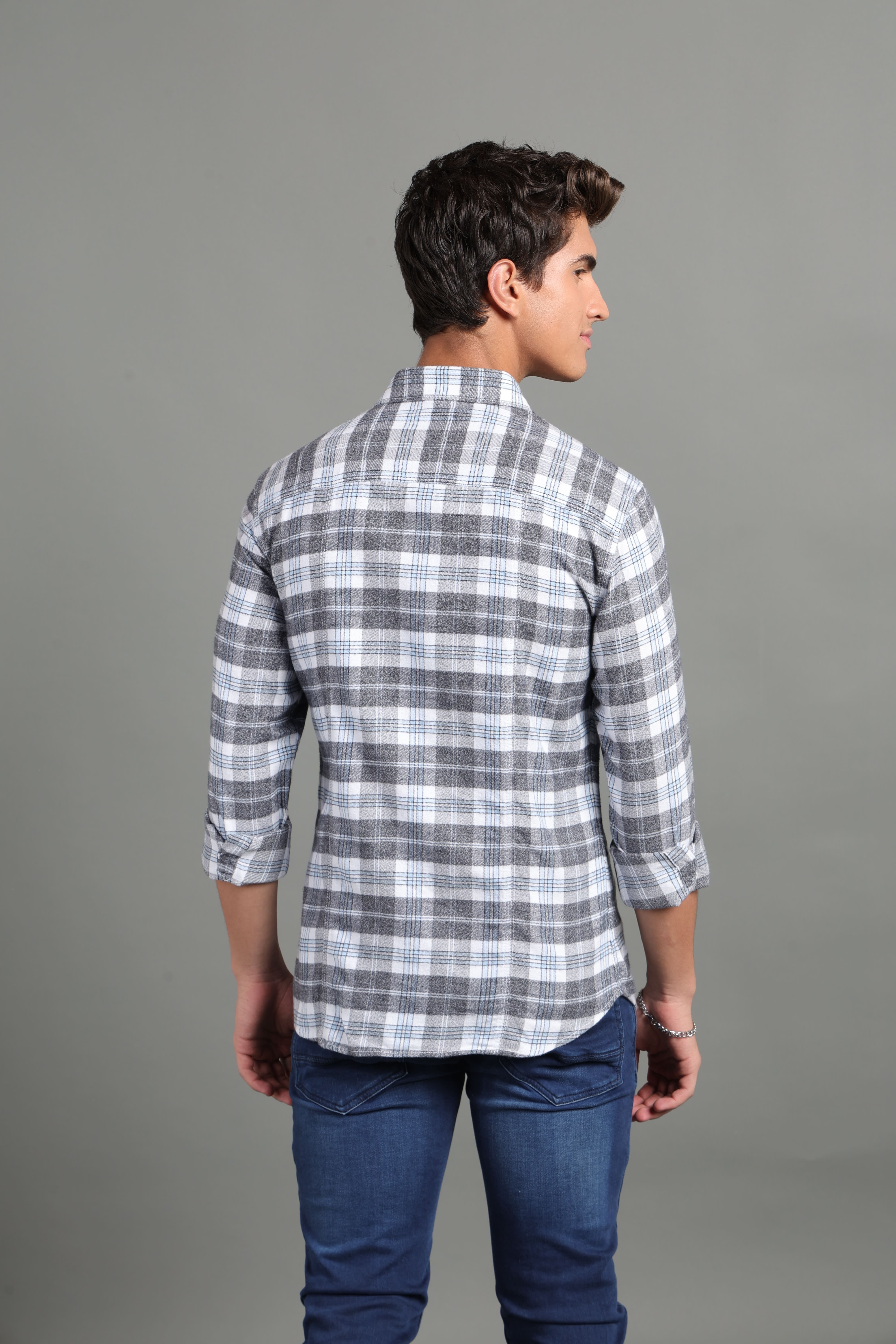 IDENTITI Men Slim Fit Regular Collar Checks Shirt In Grey Melange.