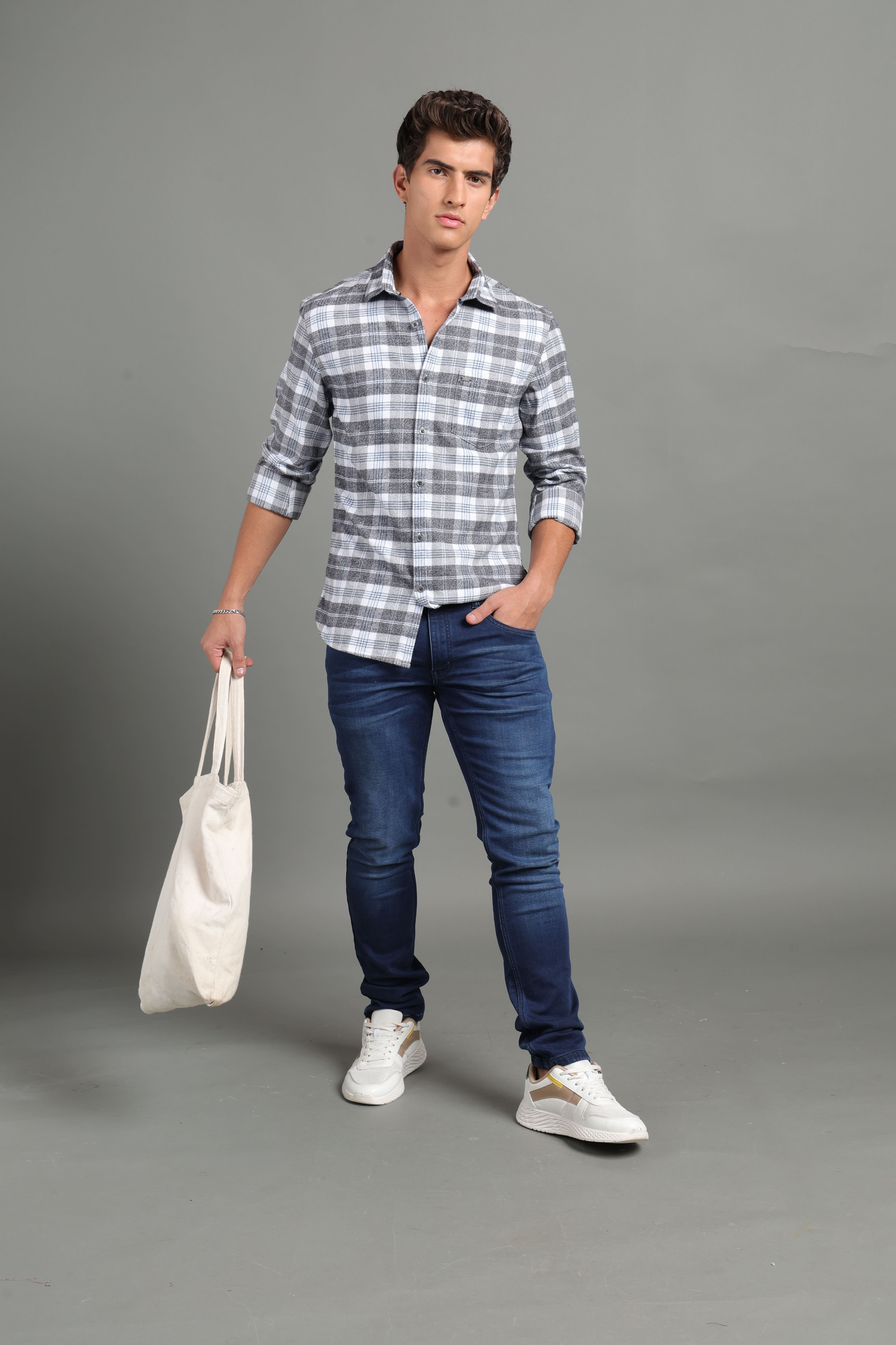 IDENTITI Men Slim Fit Regular Collar Checks Shirt In Grey Melange.