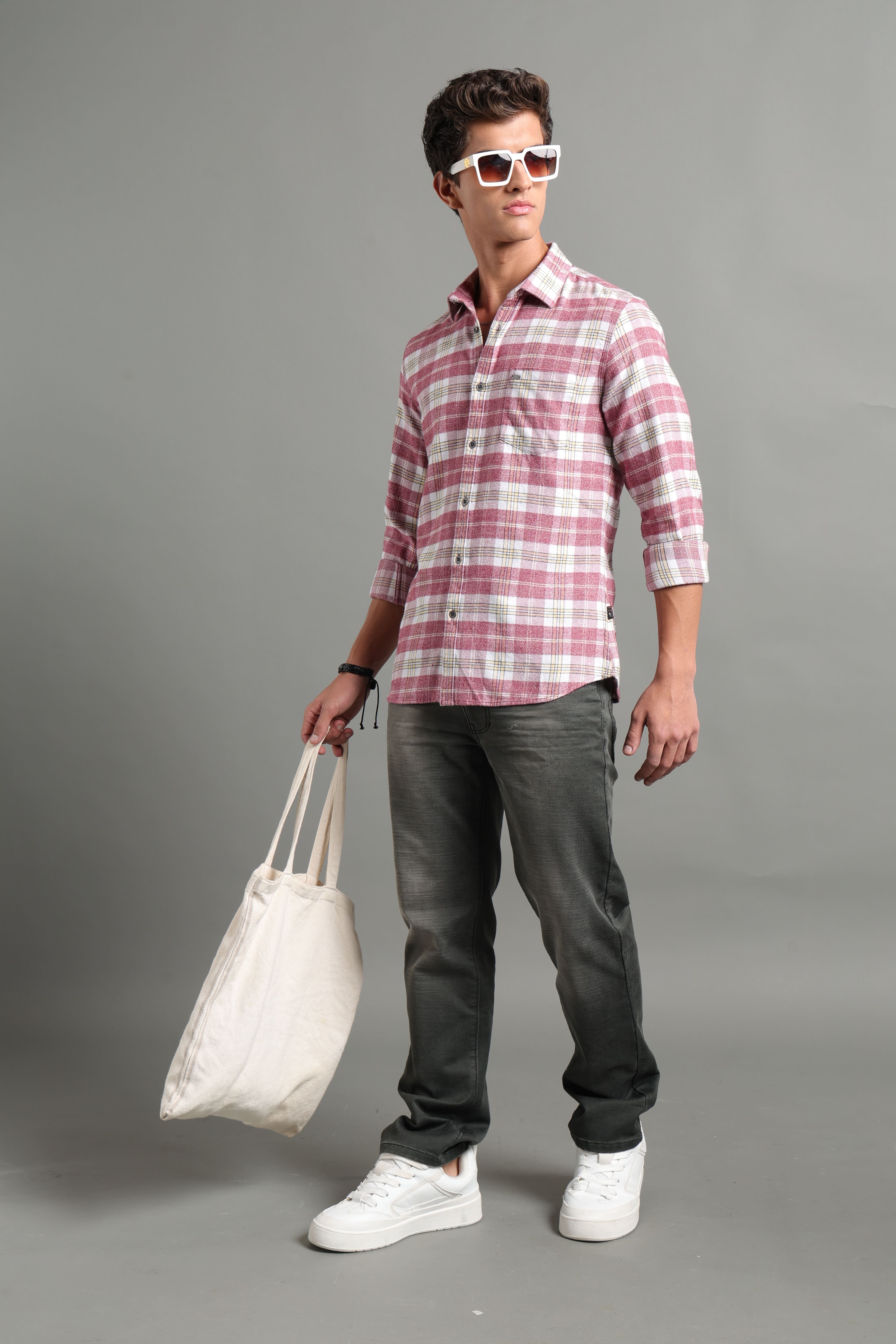 IDENTITI Men Slim Fit Regular Collar Checks Shirt In Maroon Melange.