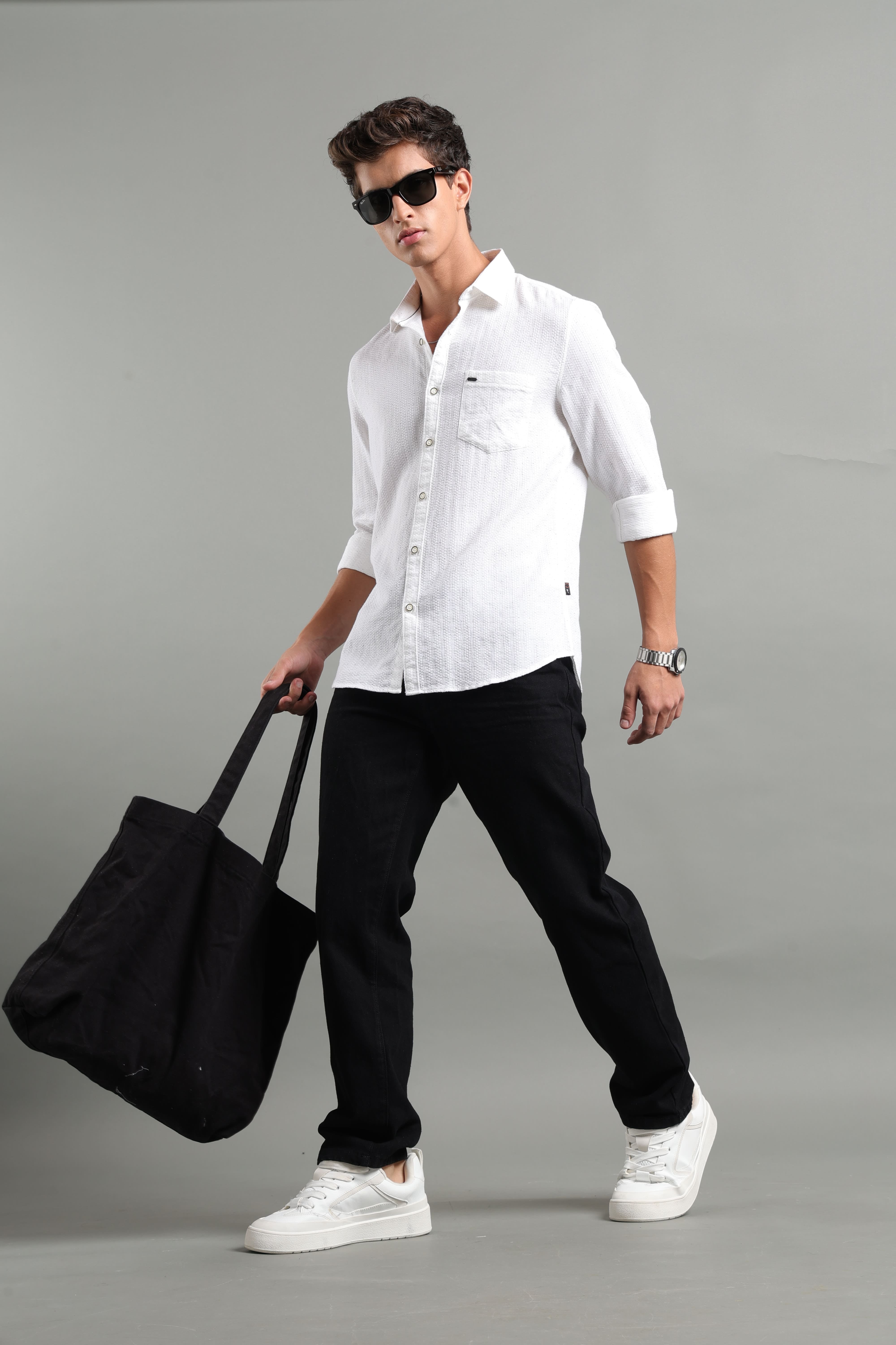 IDENTITI Men Slim Fit Regular Collar Printed Shirt In White.