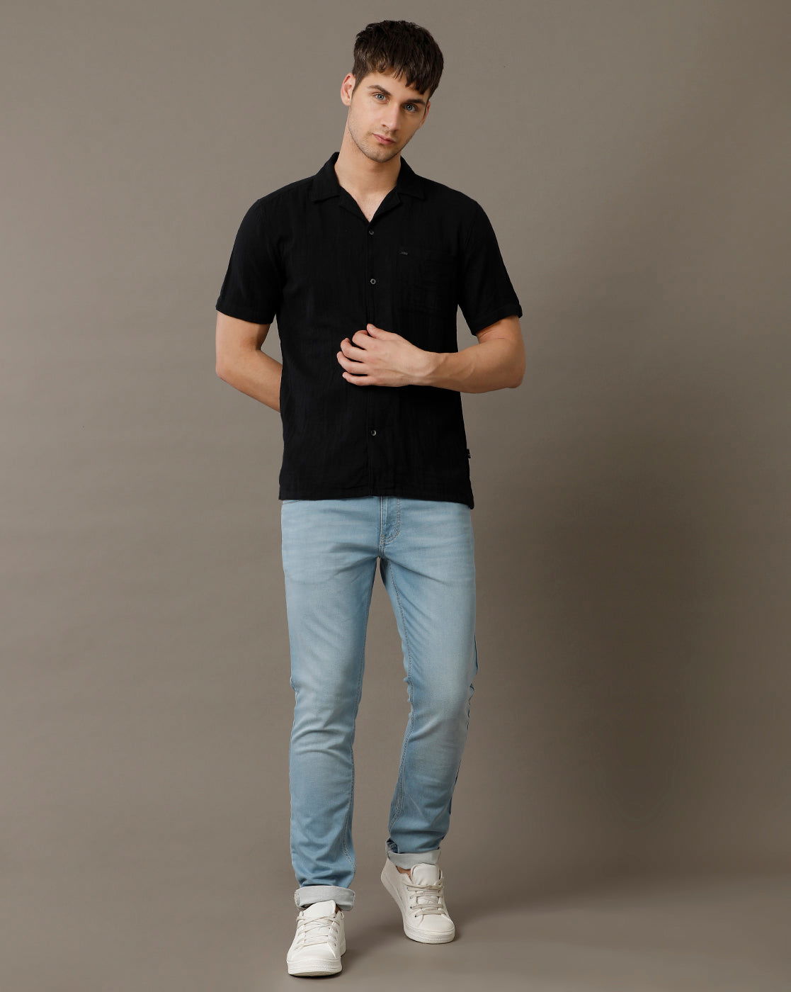 IDENTITI Men Slim Fit Cuban Collar Solid Shirt In Black.