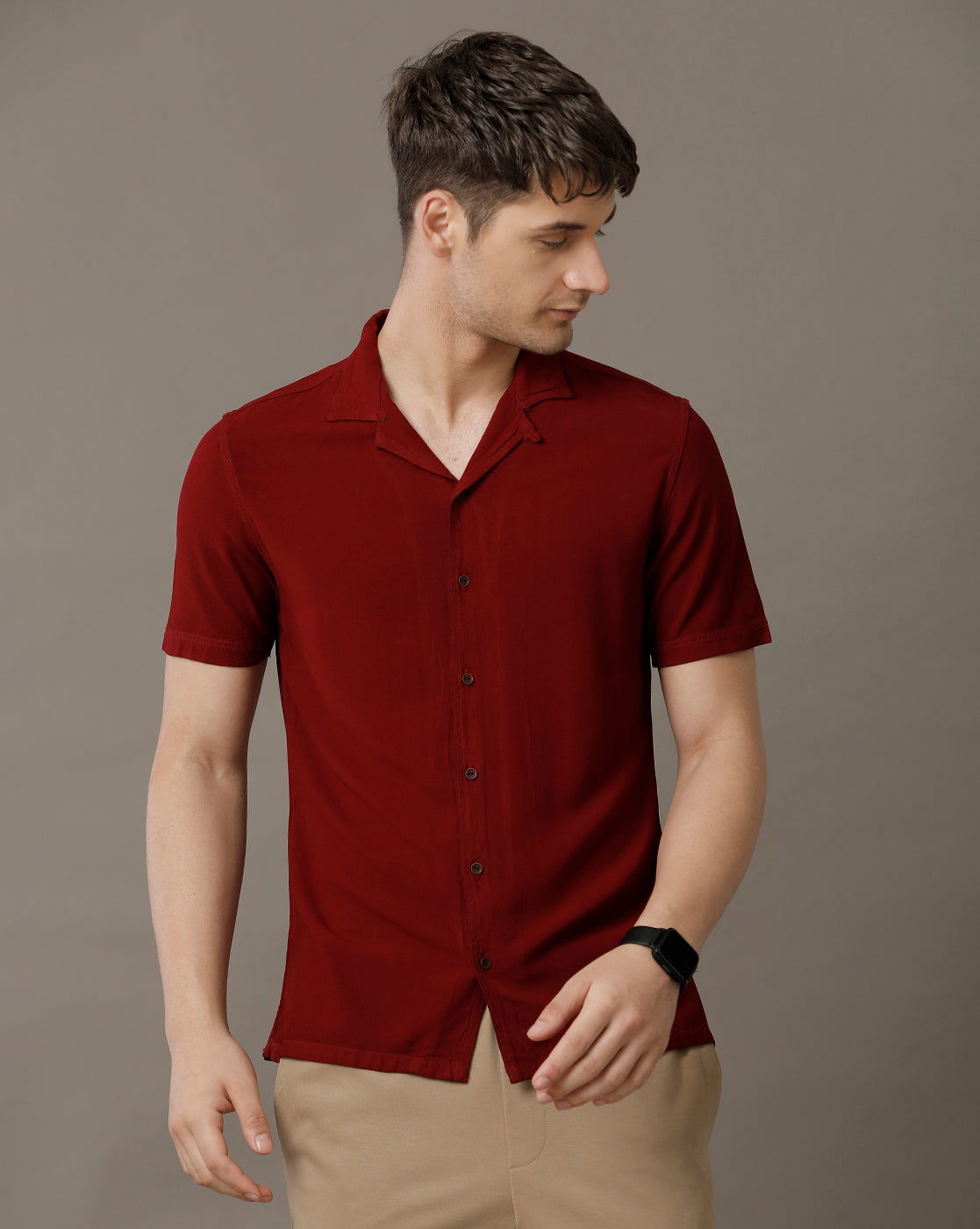 IDENTITI Men Slim Fit Cuban Collar Solid Shirt In Maroon.