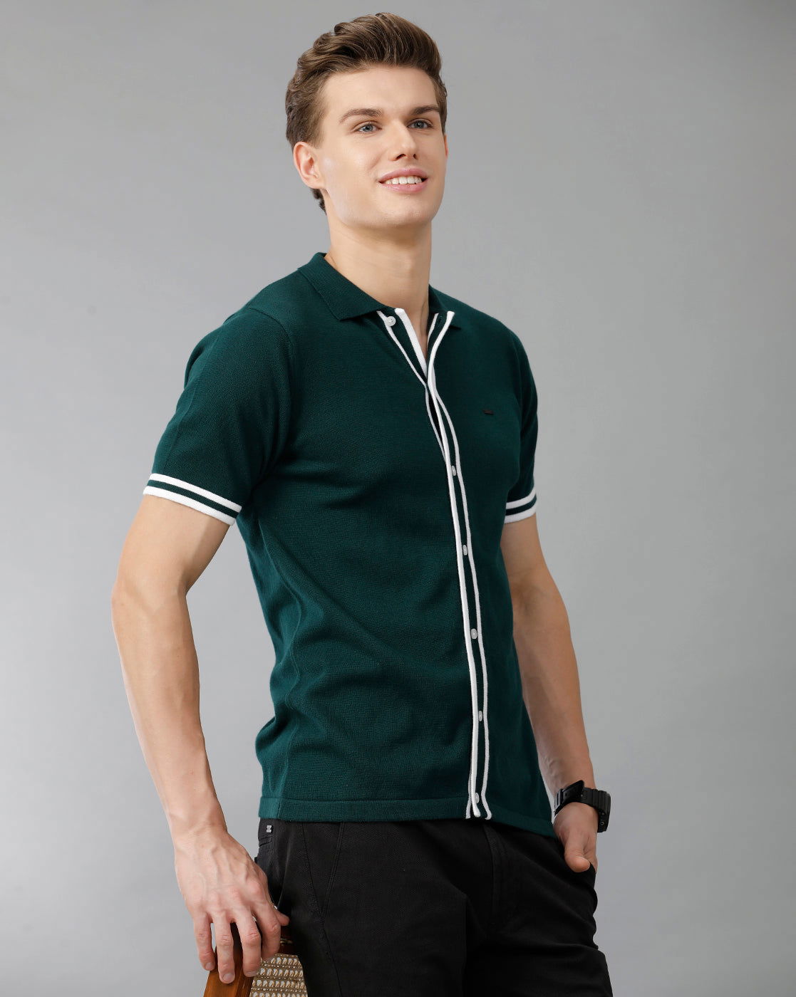 IDENTITI Men Slim Fit Flat Knit Shirt In Green