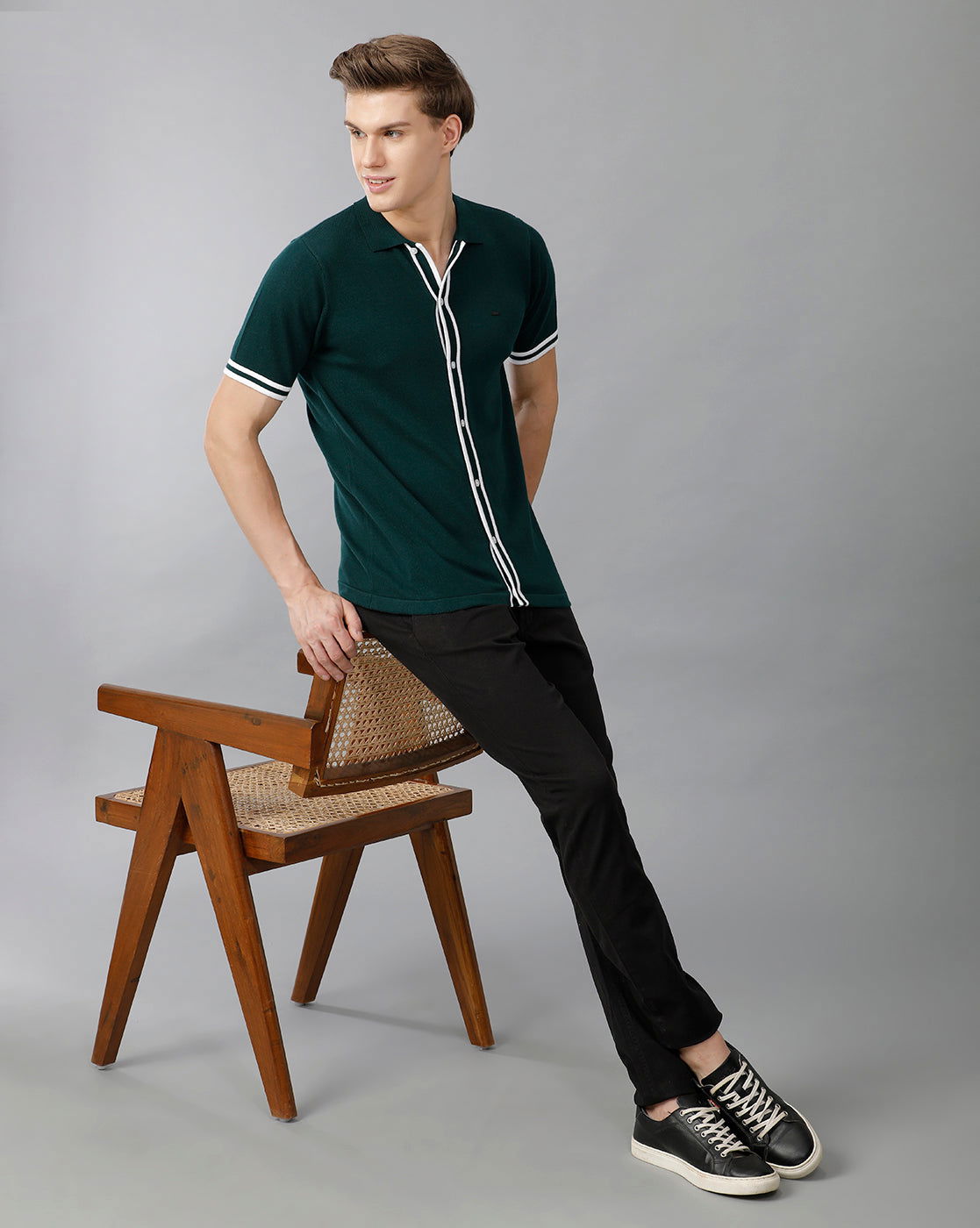 IDENTITI Men Slim Fit Flat Knit Shirt In Green