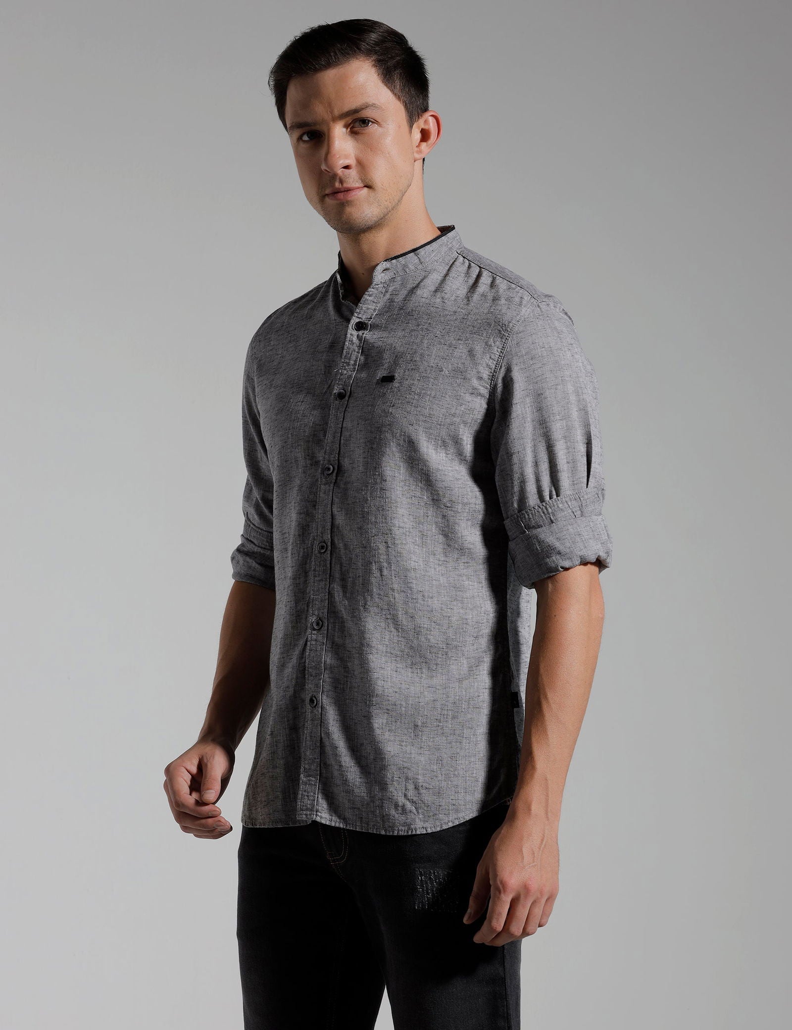 IDENTITI Men Slim Fit Mandarin Collar Solid Shirt
