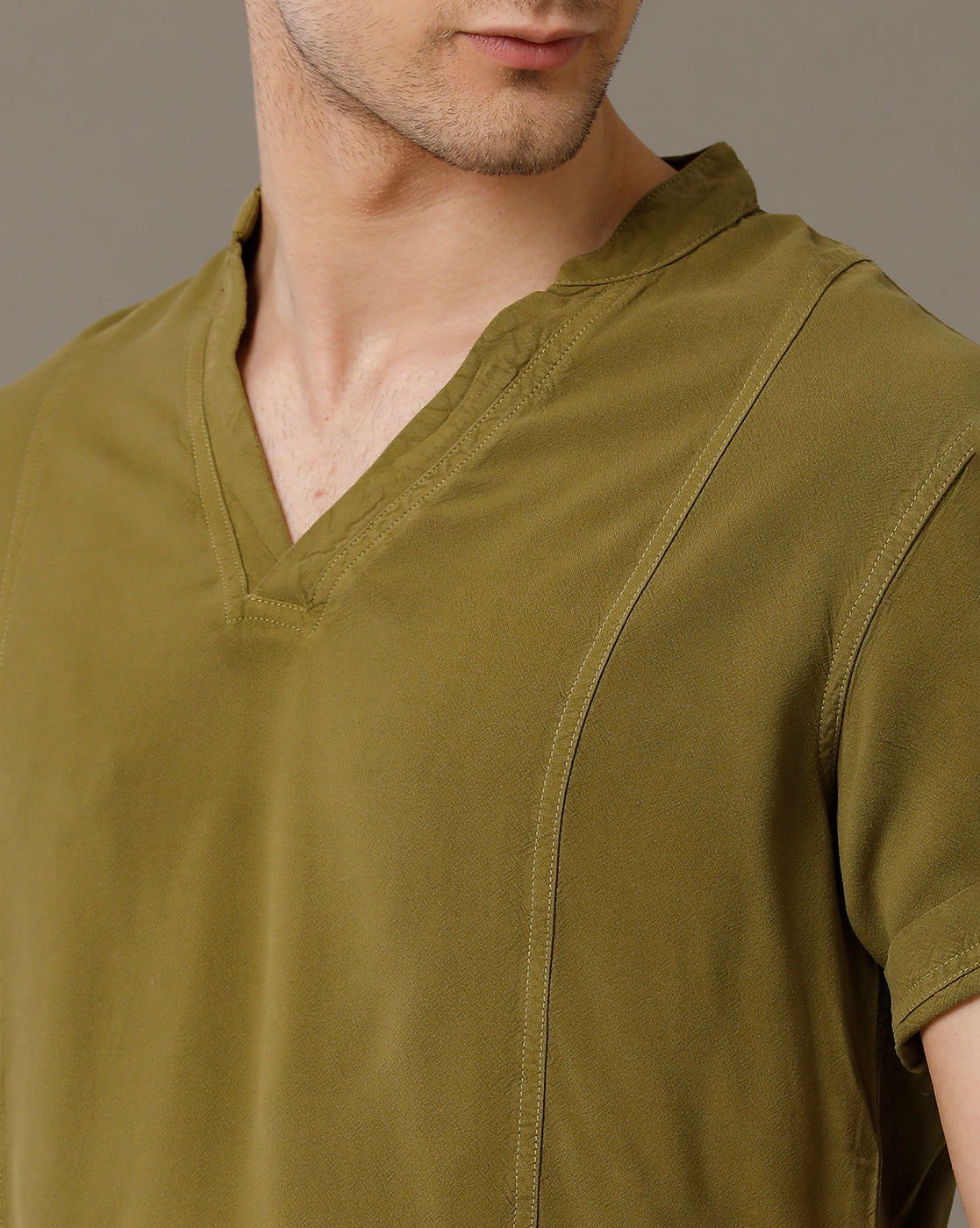 IDENTITI Men Slim Fit Mandarin Collar Solid Shirt In Dk.Green.
