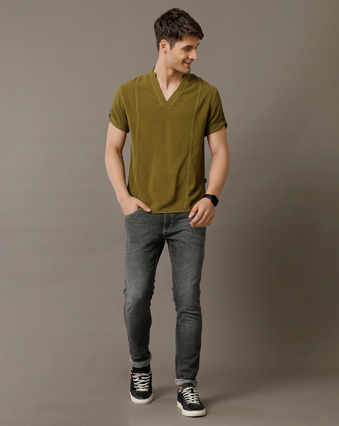 IDENTITI Men Slim Fit Mandarin Collar Solid Shirt In Dk.Green.