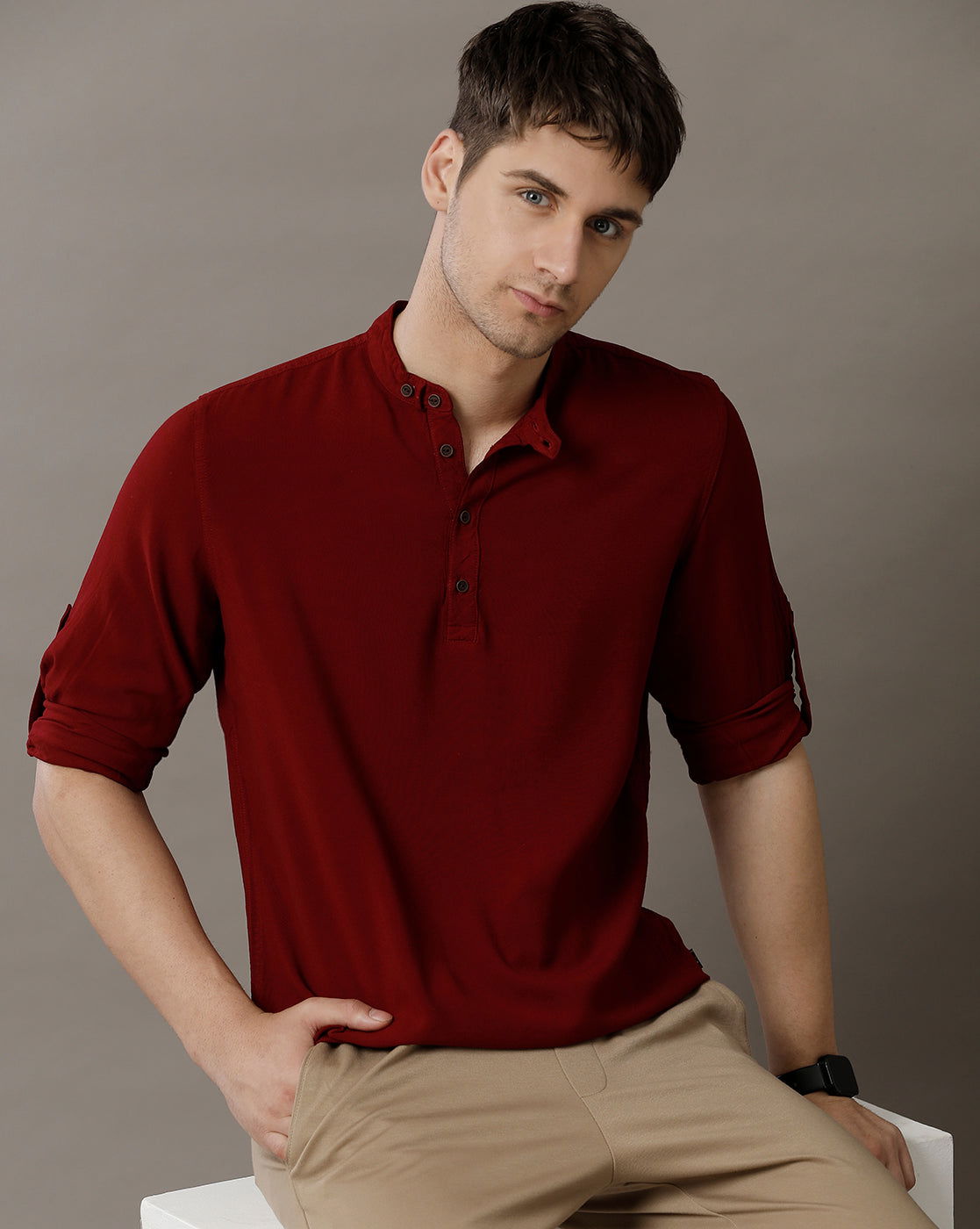 IDENTITI Men Slim Fit Mandarin Collar Solid Shirt In Maroon.