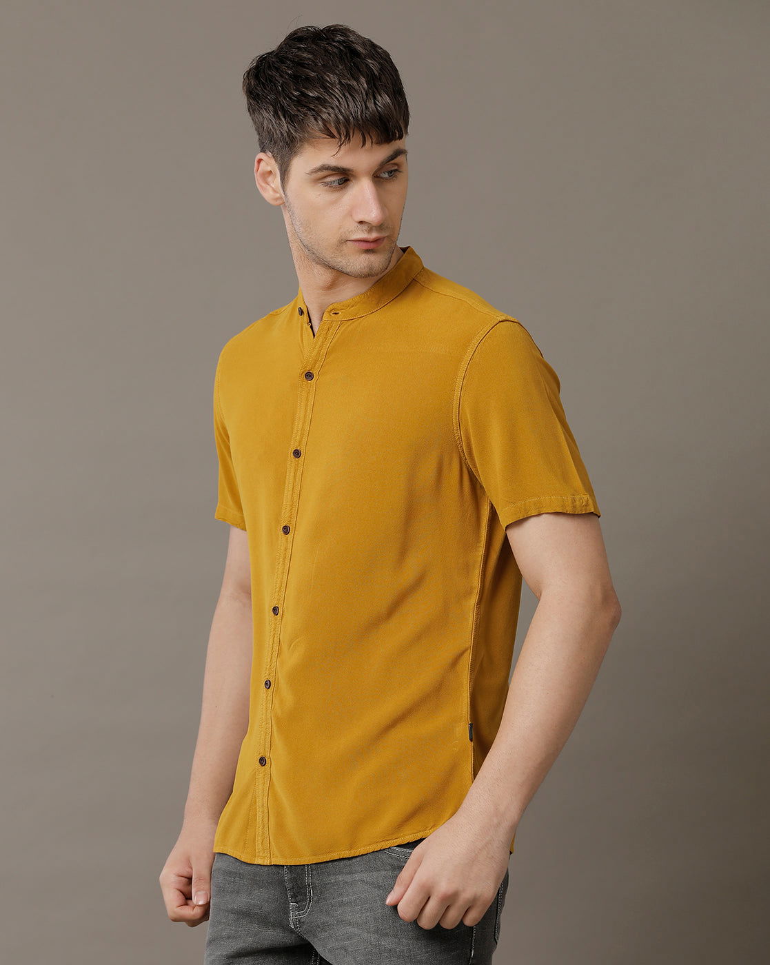 IDENTITI Men Slim Fit Mandarin Collar Solid Shirt In Mustard.