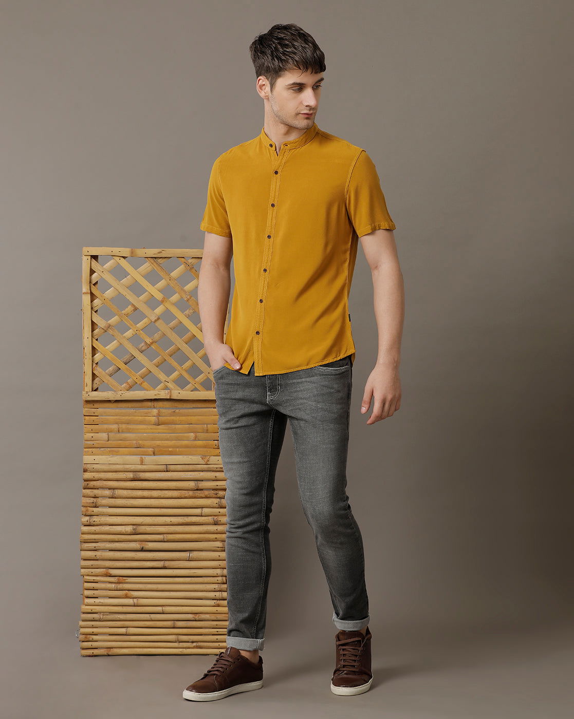 IDENTITI Men Slim Fit Mandarin Collar Solid Shirt In Mustard.