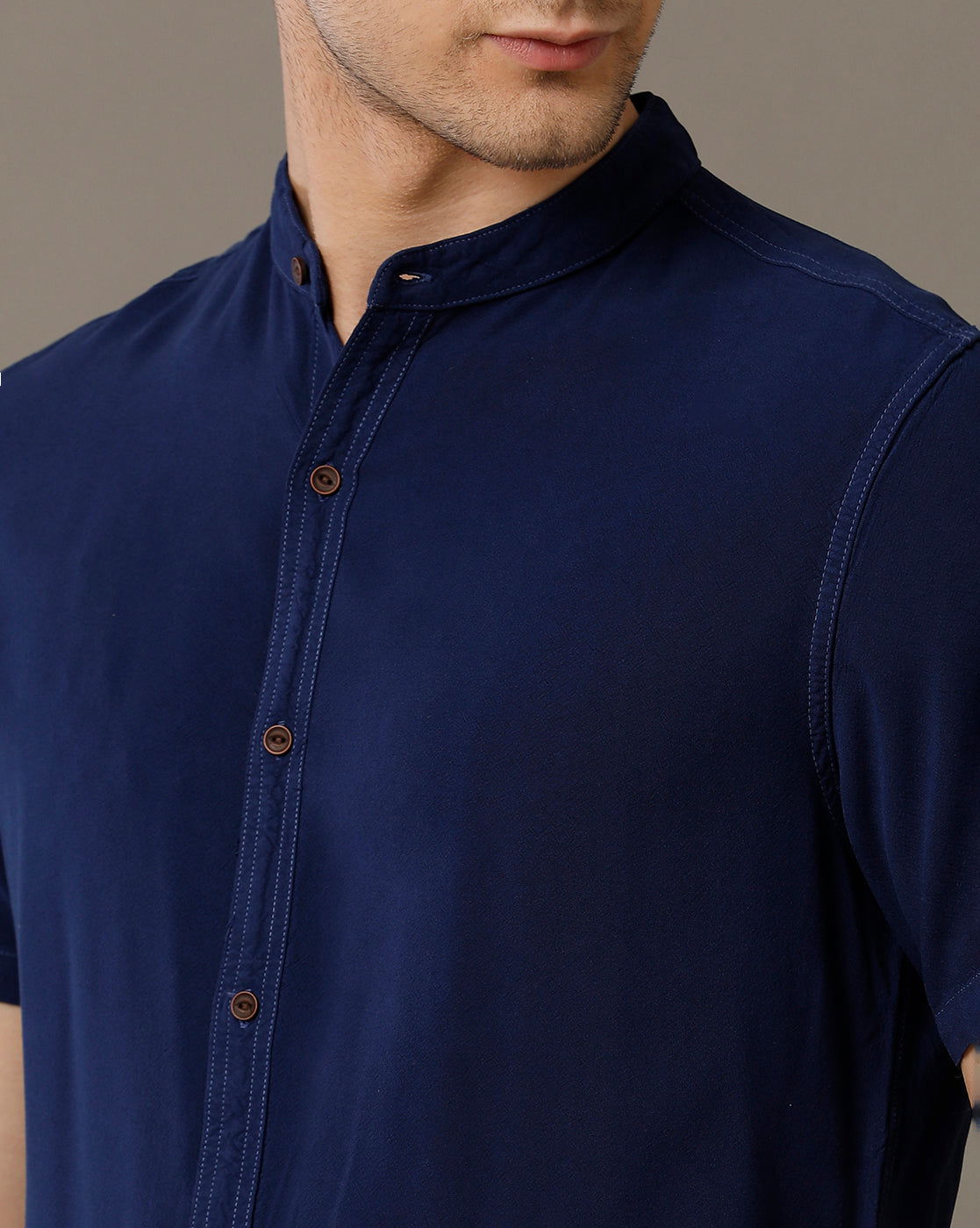 IDENTITI Men Slim Fit Mandarin Collar Solid Shirt In Navy.