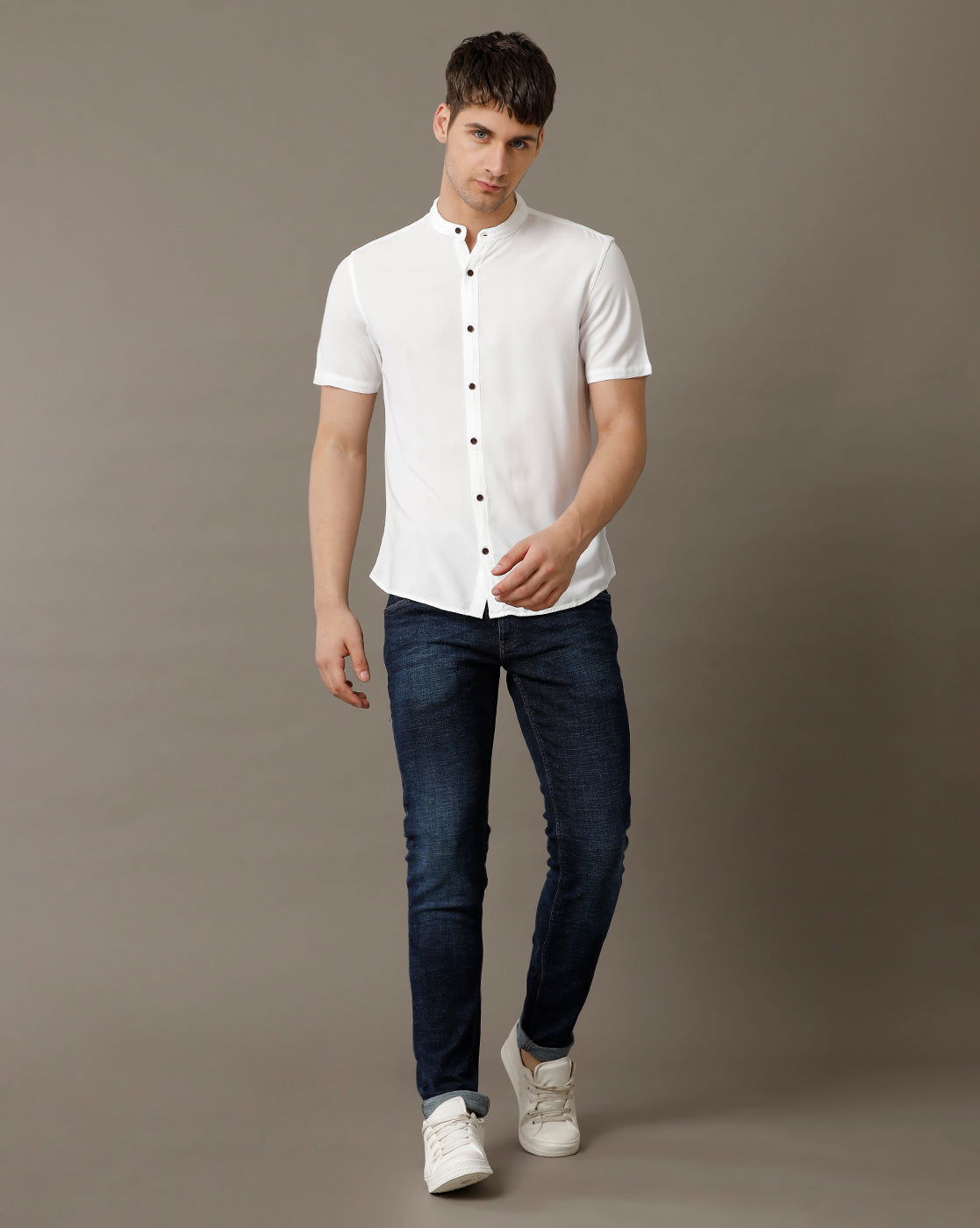 IDENTITI Men Slim Fit Mandarin Collar Solid Shirt In White.
