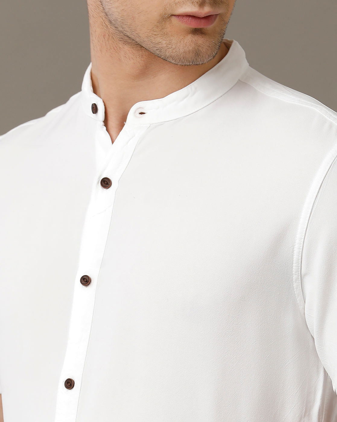 IDENTITI Men Slim Fit Mandarin Collar Solid Shirt In White.