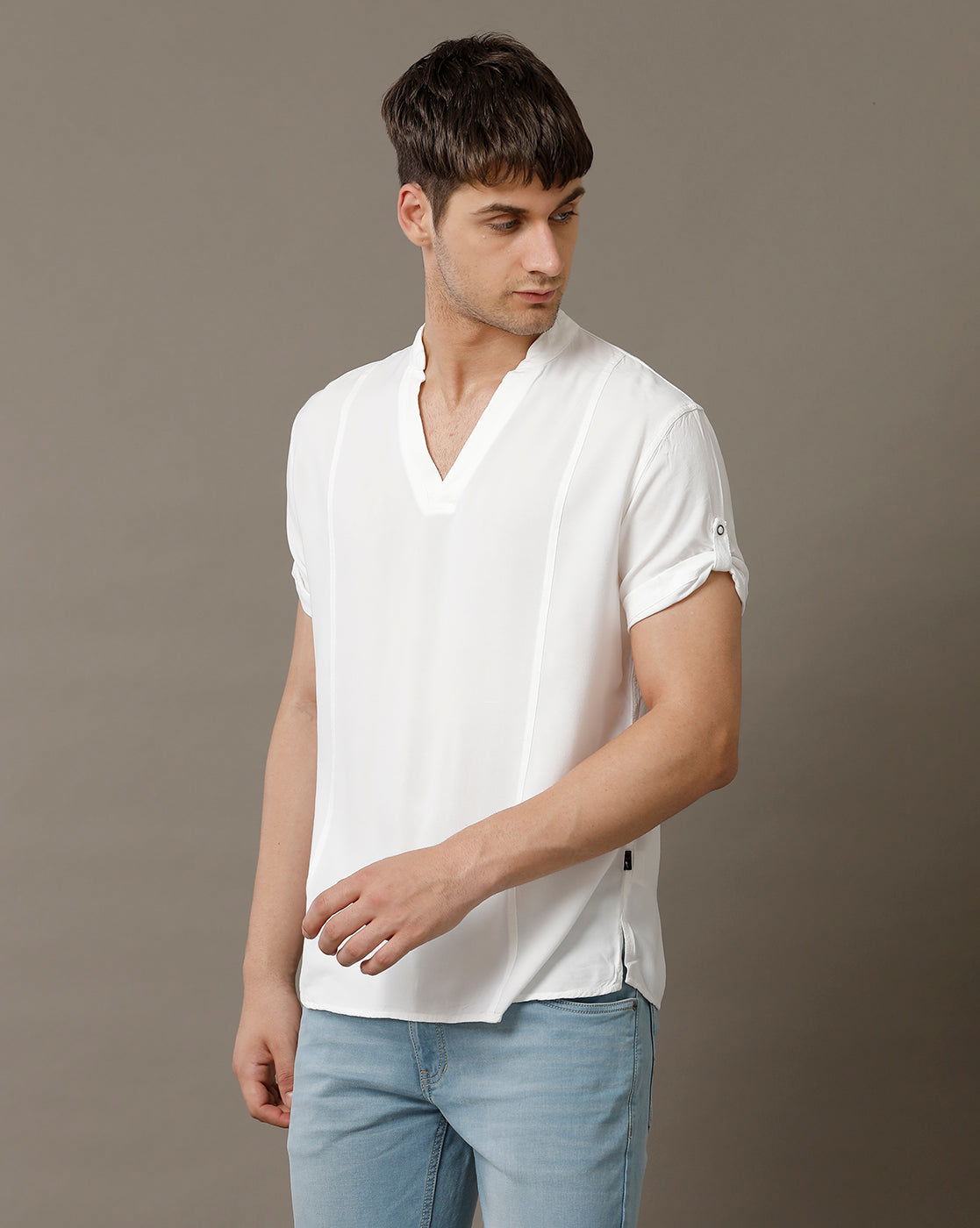 IDENTITI Men Slim Fit Mandarin Collar Solid Shirt In White.