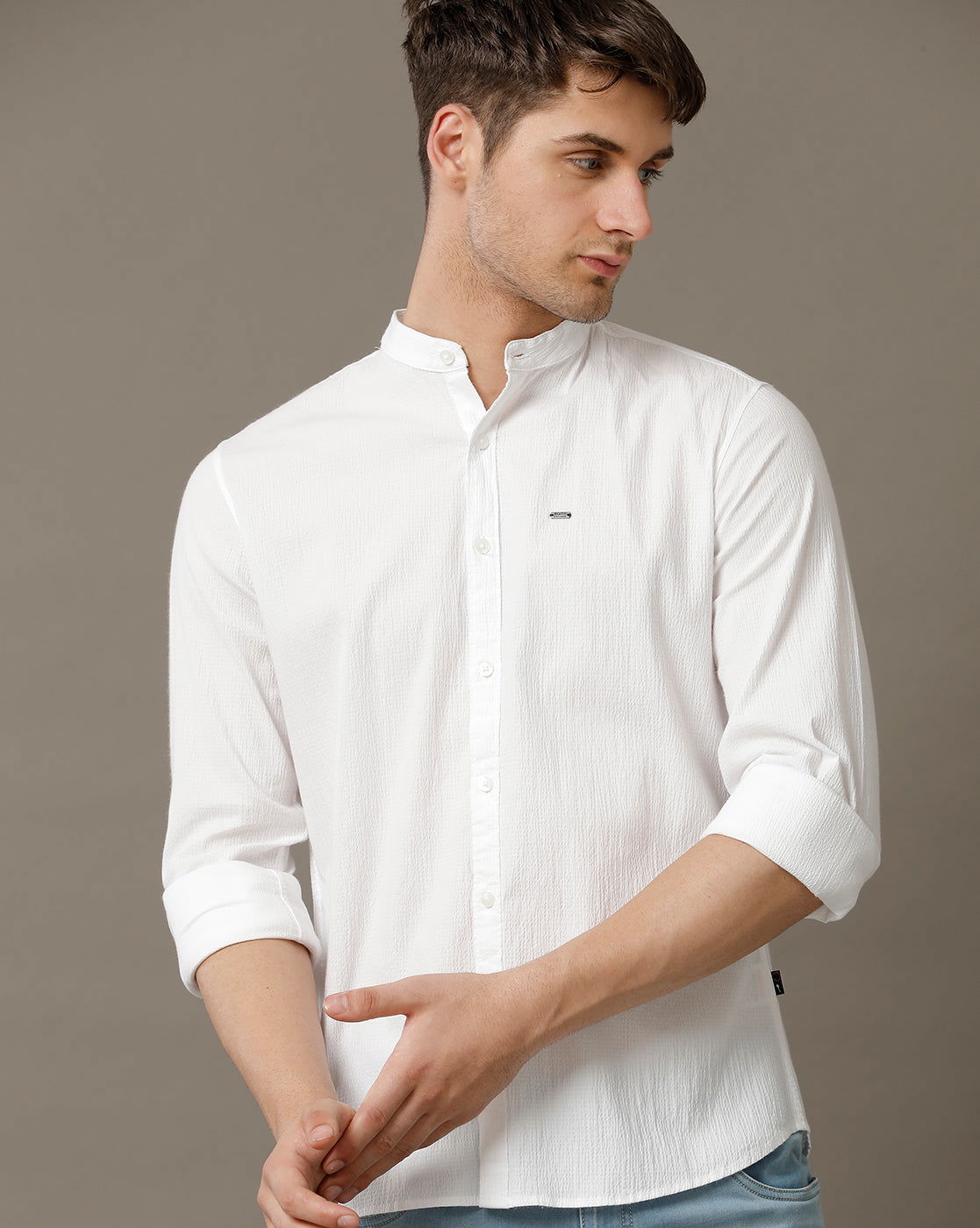 IDENTITI Men Slim Fit Mandarin Collar Solid Shirt In White.