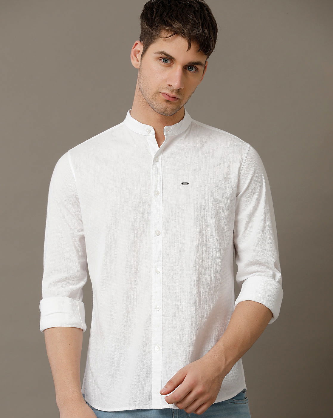 IDENTITI Men Slim Fit Mandarin Collar Solid Shirt In White.