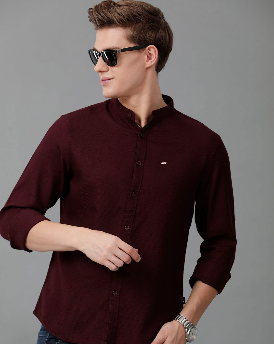 IDENTITI Men Slim Fit Mandarin Collar Solid Shirt In Wine