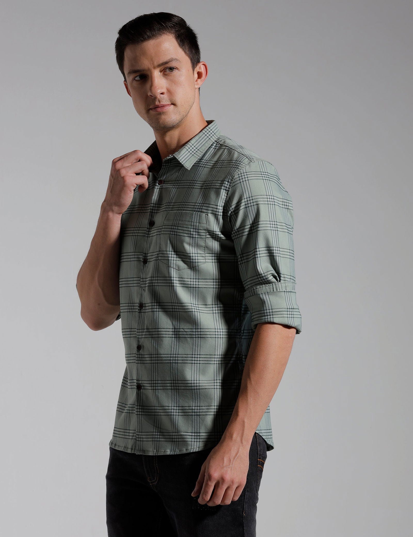 IDENTITI Men Slim Fit Regular Collar Checks Shirt