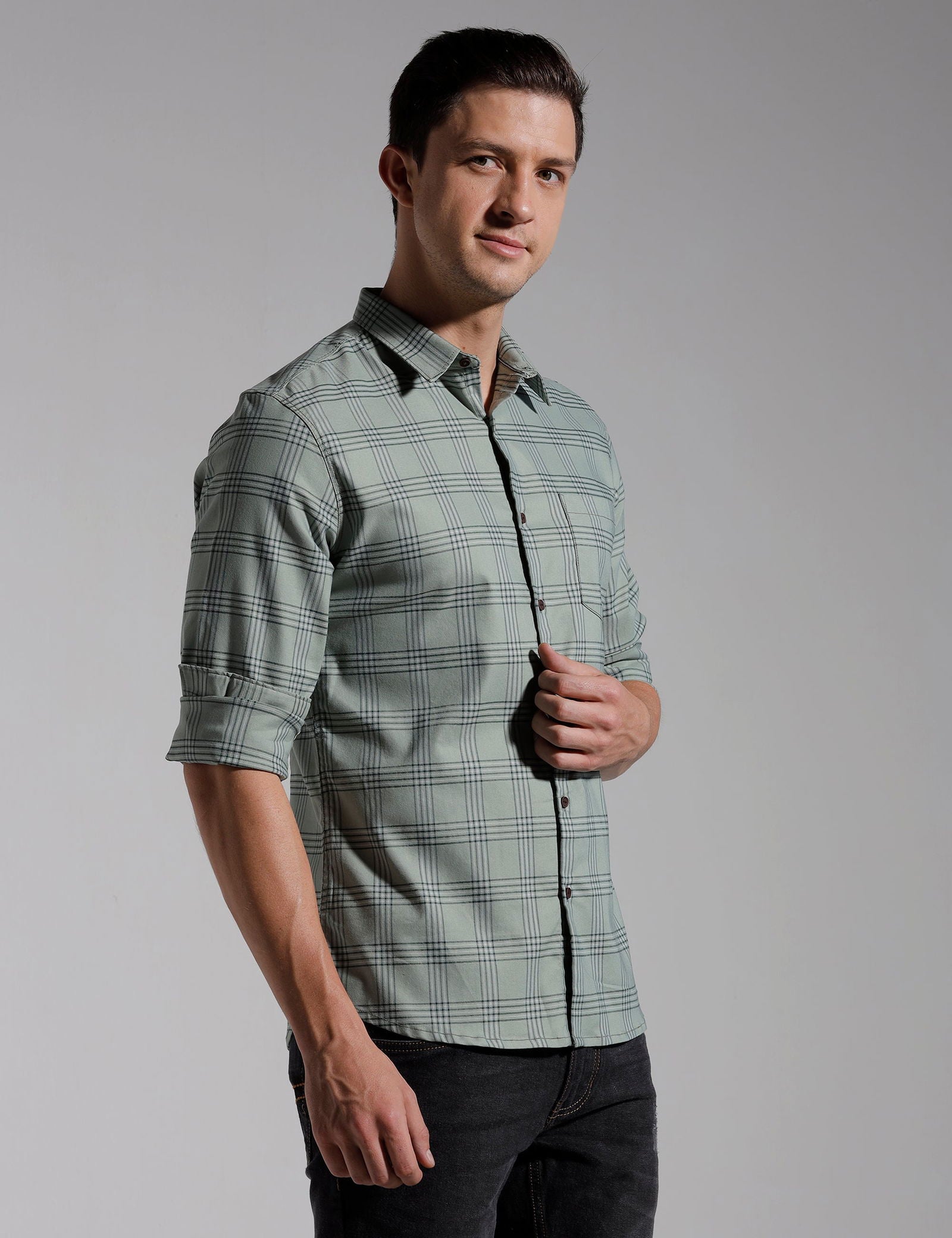 IDENTITI Men Slim Fit Regular Collar Checks Shirt