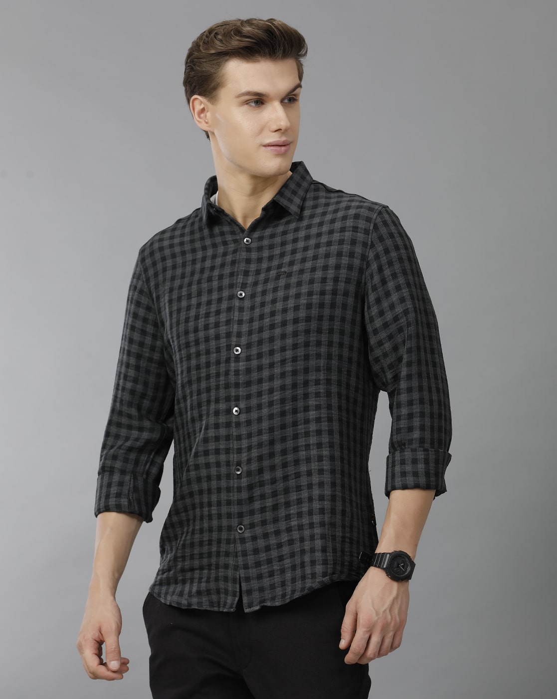 IDENTITI Men Slim Fit Regular Collar Checks Shirt In Grey