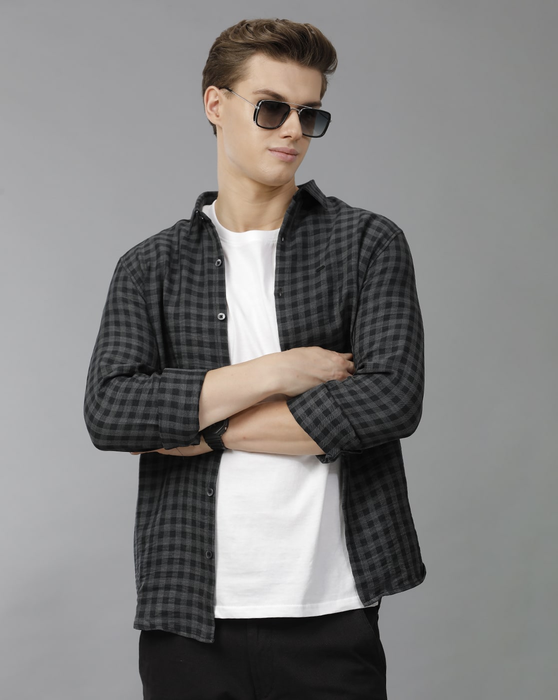 IDENTITI Men Slim Fit Regular Collar Checks Shirt In Grey