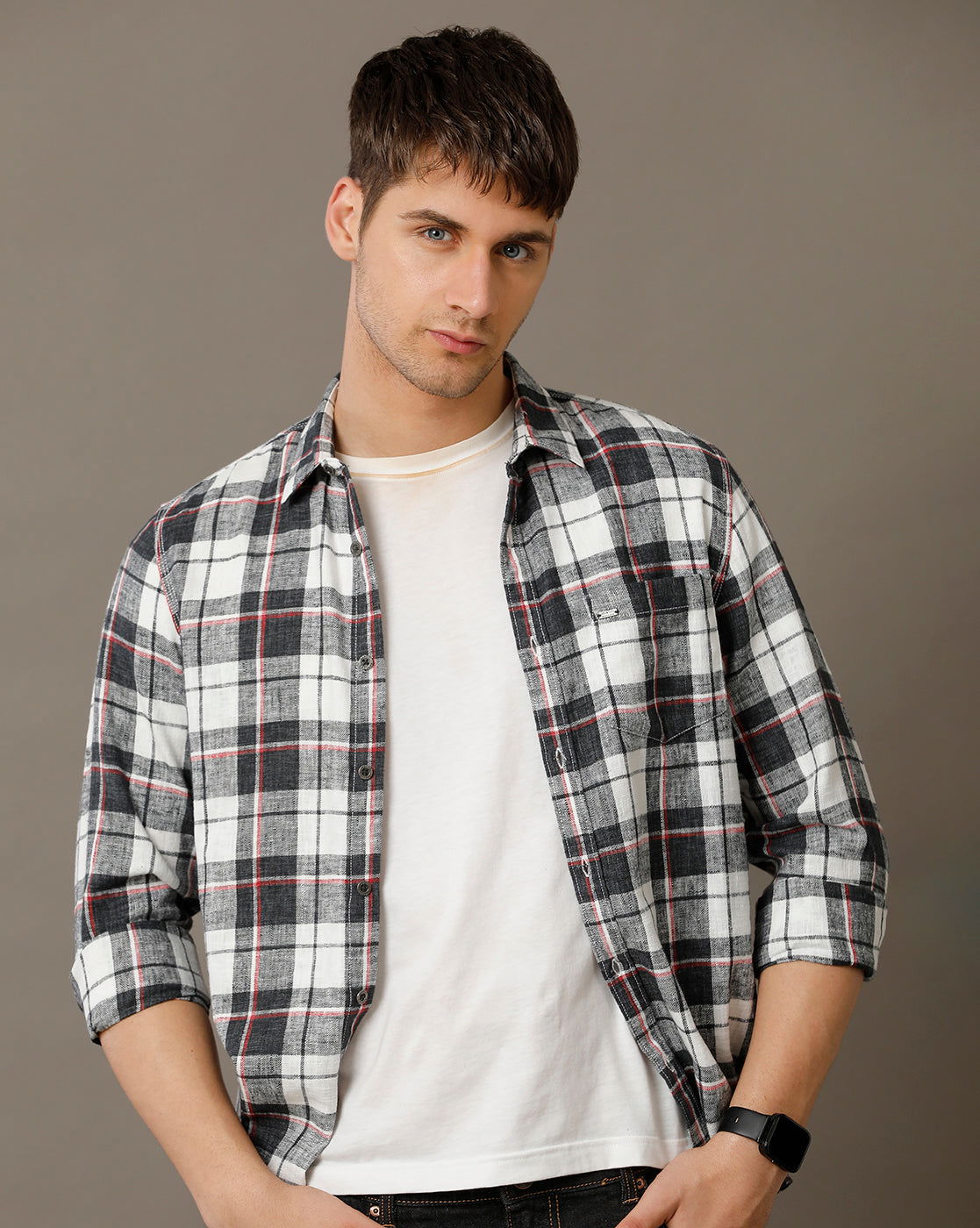 IDENTITI Men Slim Fit Regular Collar Checks Shirt In Grey Melange.