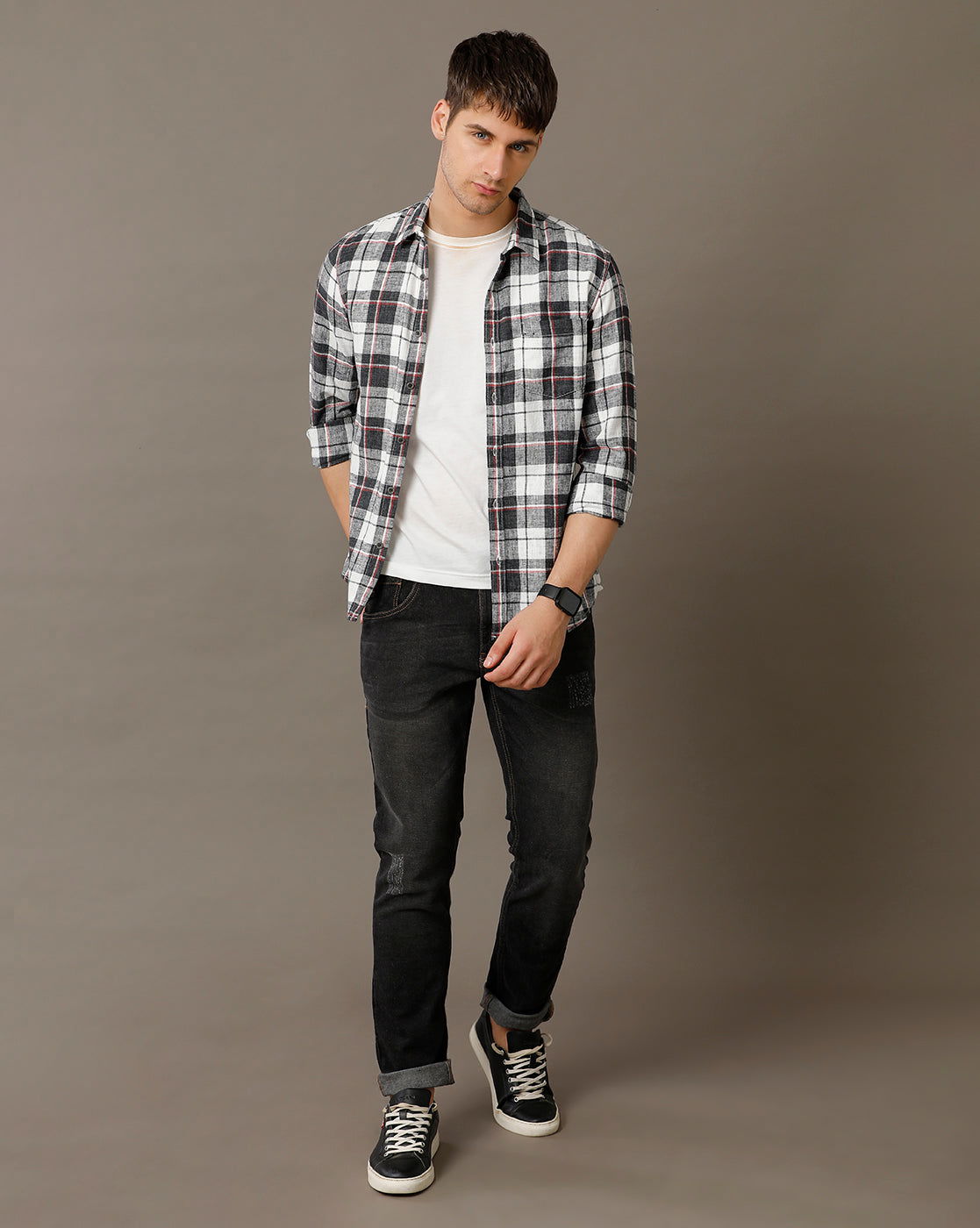 IDENTITI Men Slim Fit Regular Collar Checks Shirt In Grey Melange.