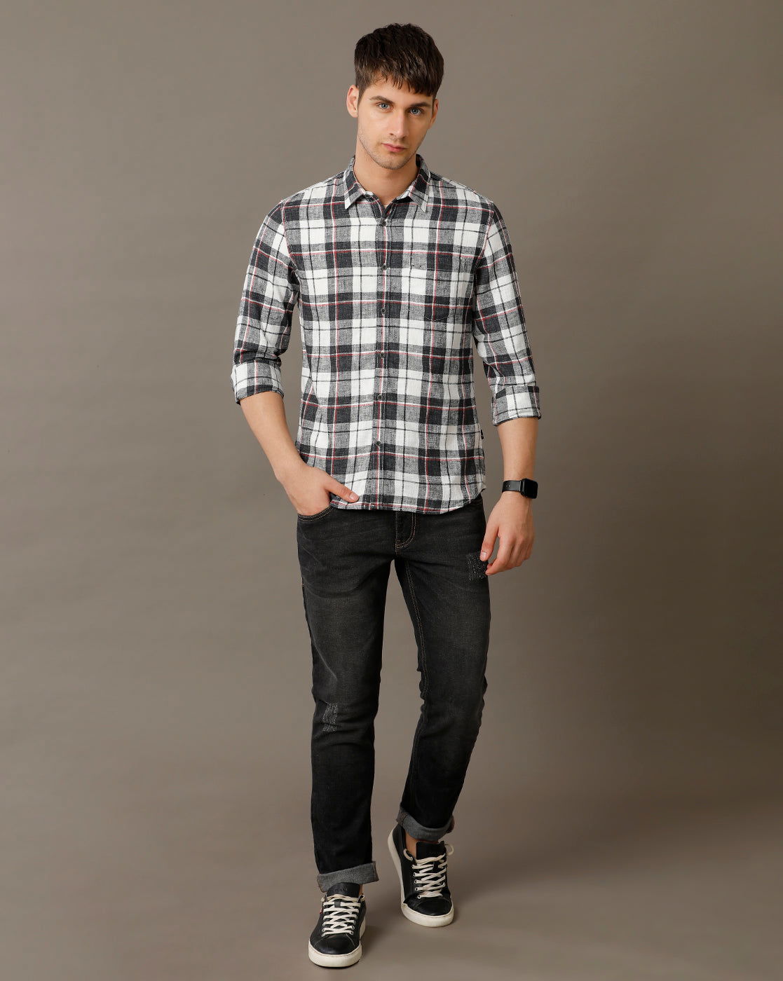 IDENTITI Men Slim Fit Regular Collar Checks Shirt In Grey Melange.