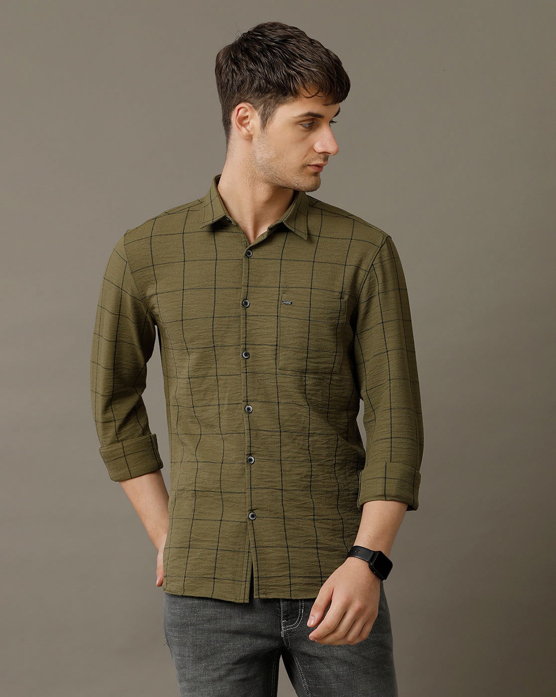 IDENTITI Men Slim Fit Regular Collar Checks Shirt In Olive Green.