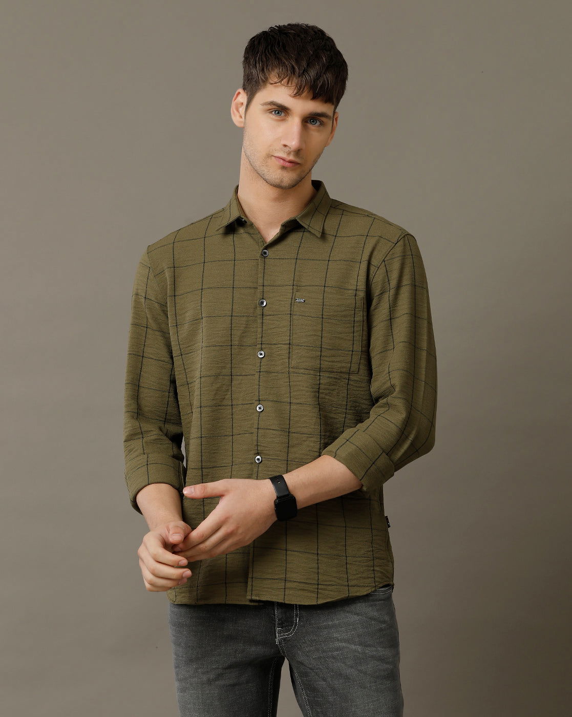 IDENTITI Men Slim Fit Regular Collar Checks Shirt In Olive Green.