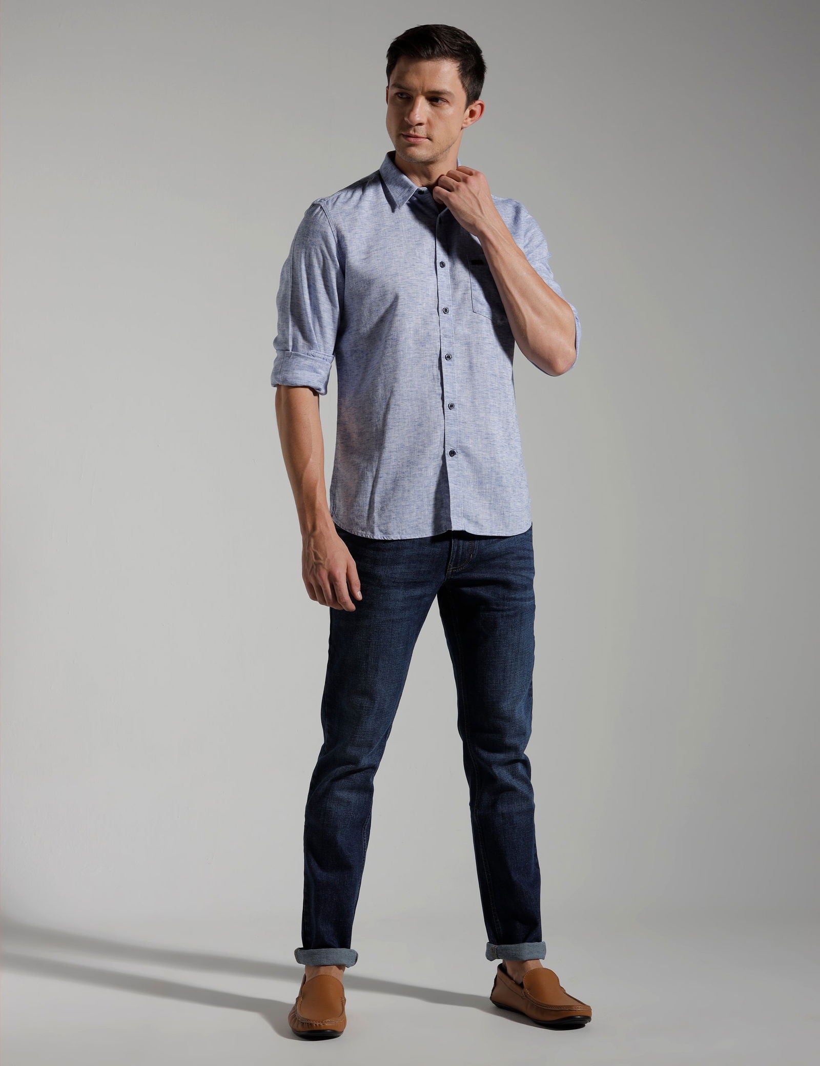 IDENTITI Men Slim Fit Regular Collar Solid Shirt