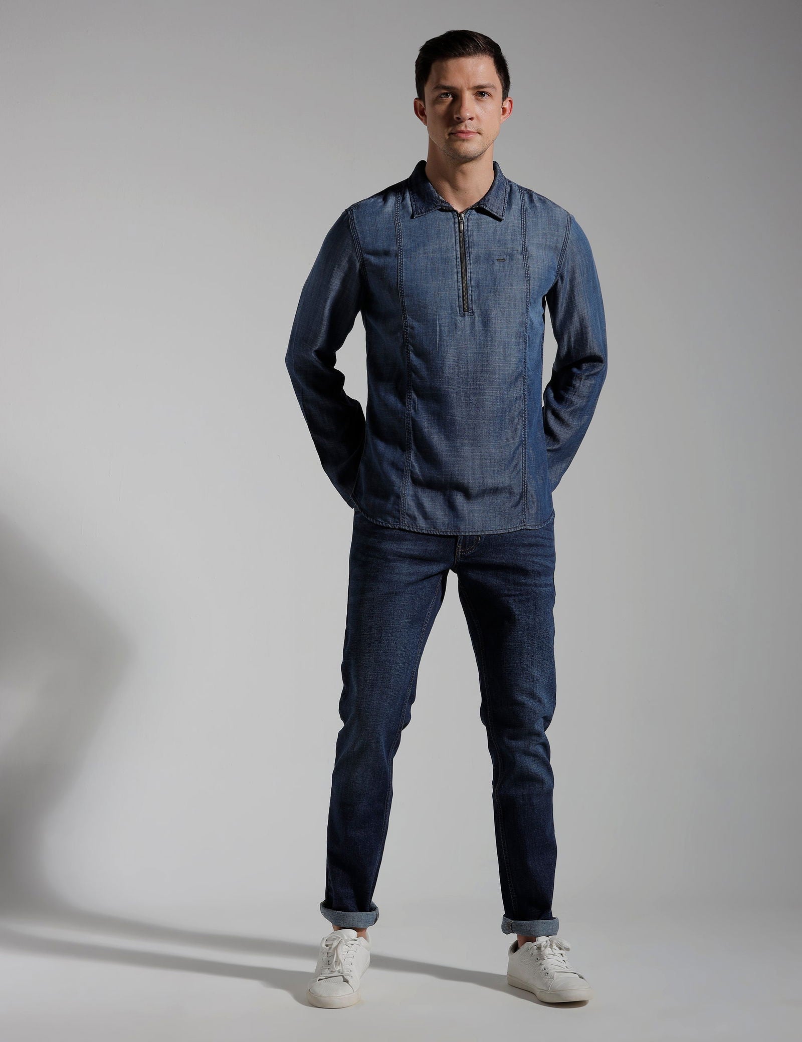 IDENTITI Men Slim Fit Regular Collar Solid Shirt