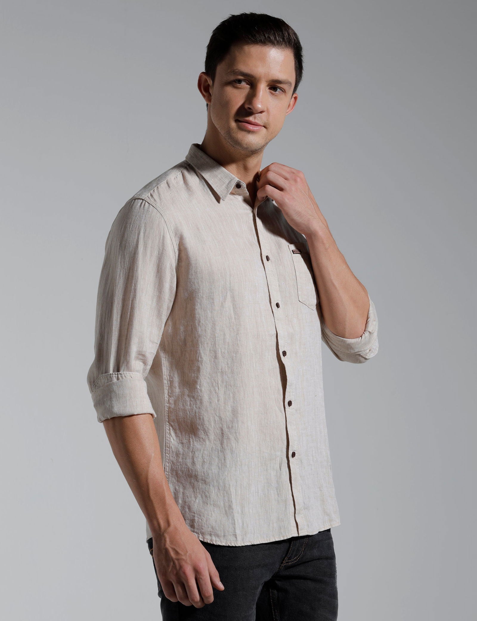 IDENTITI Men Slim Fit Regular Collar Solid Shirt