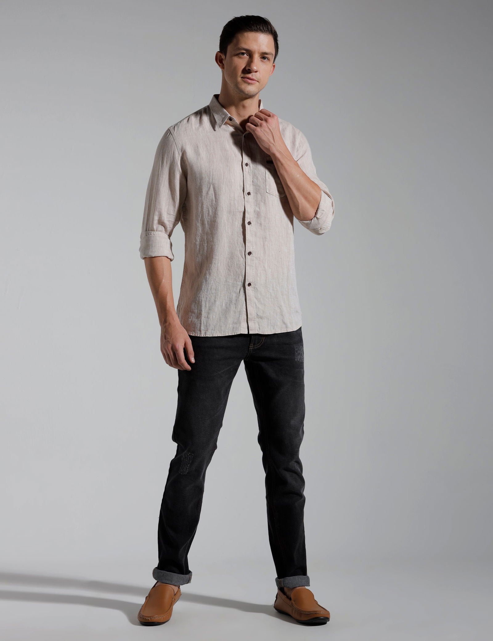 IDENTITI Men Slim Fit Regular Collar Solid Shirt