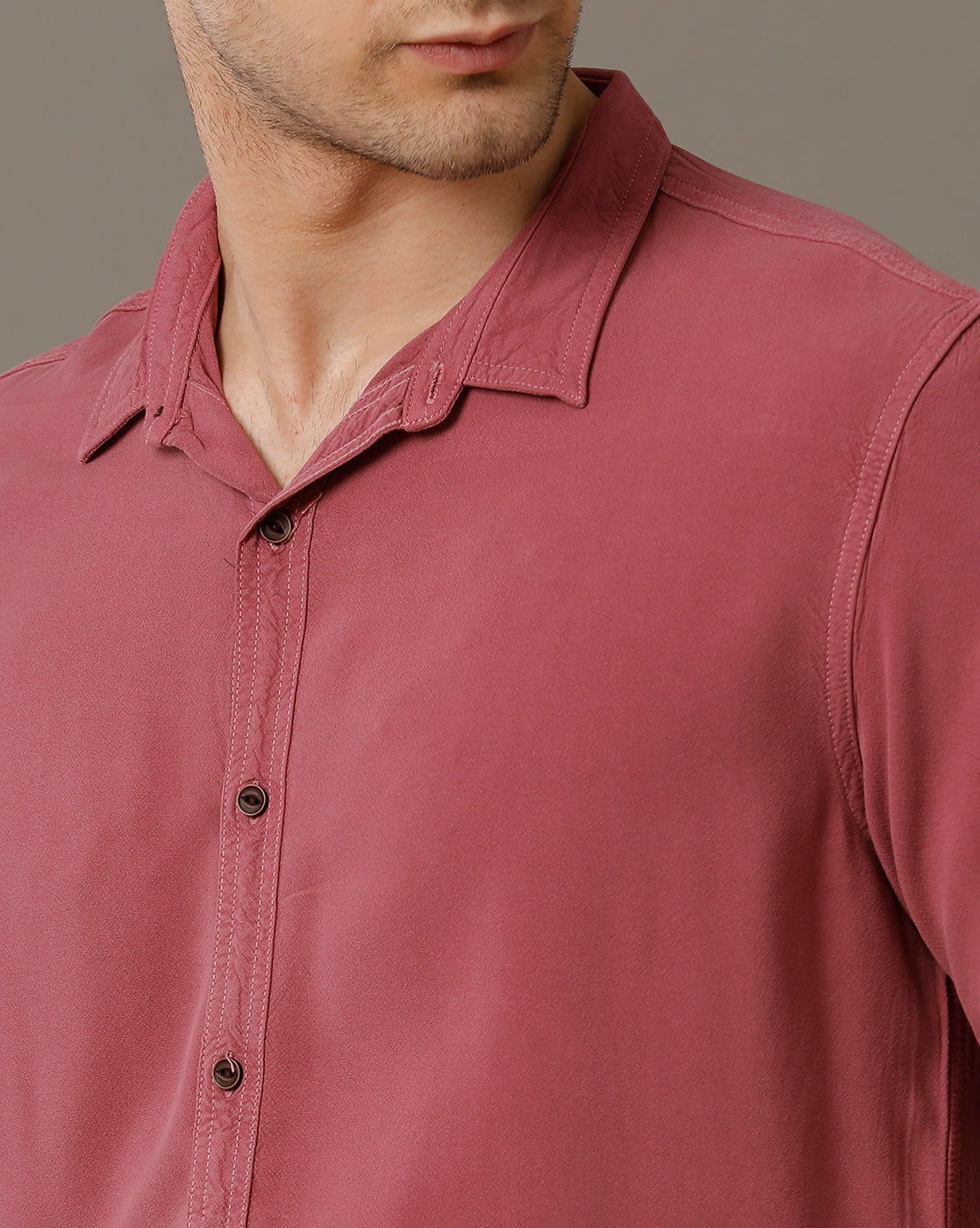 IDENTITI Men Slim Fit Regular Collar Solid Shirt In Peach.