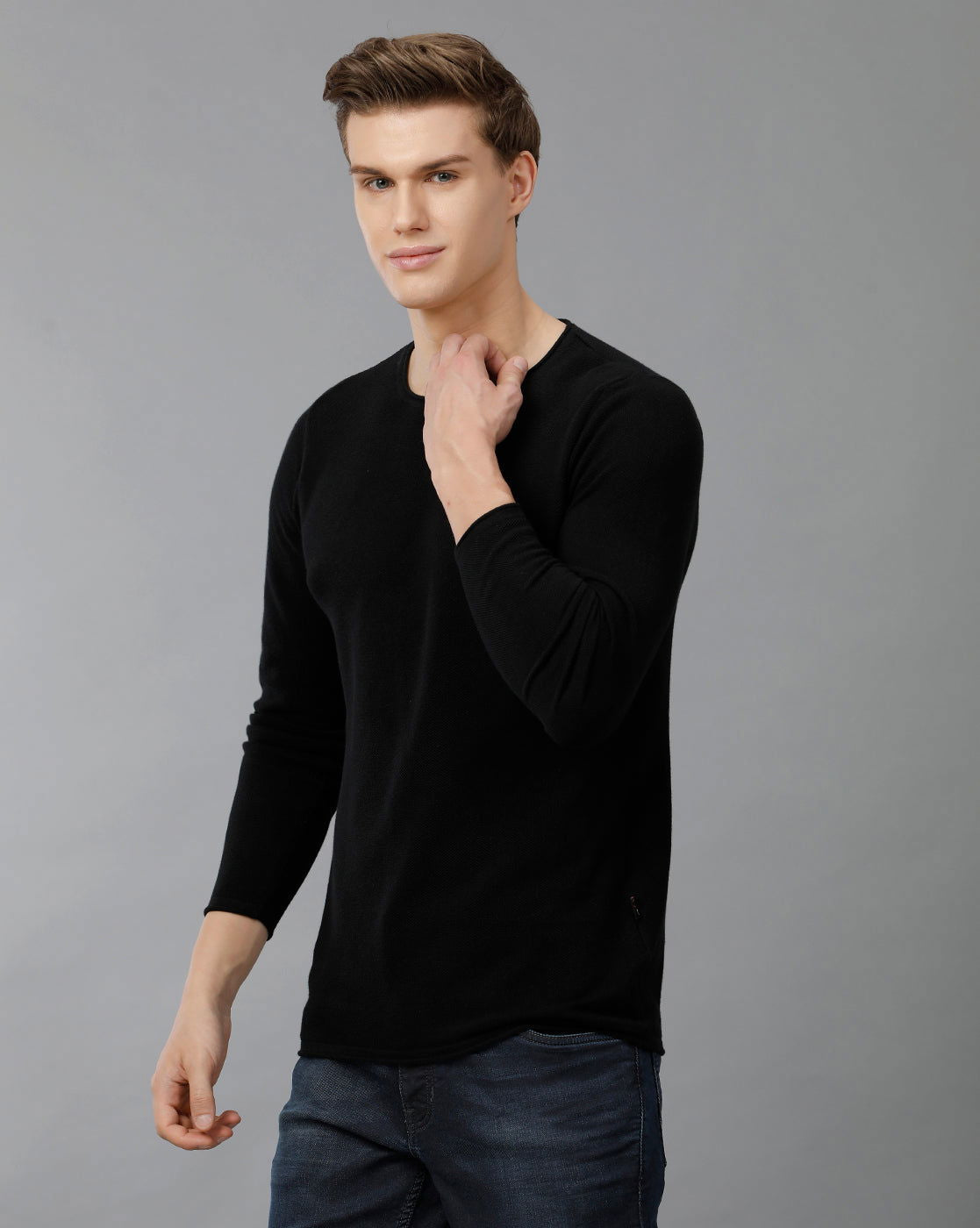 IDENTITI Men Slim Fit Round Neck Flat Knit In Black