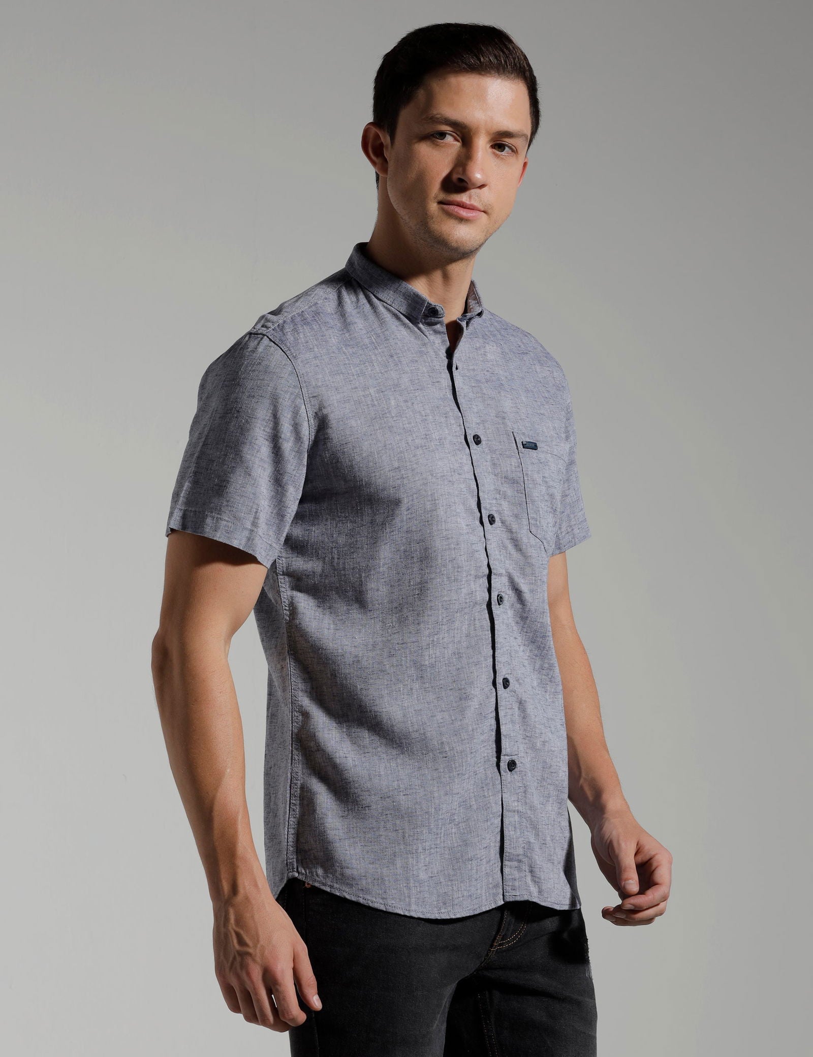 IDENTITI Men Slim Fit Short Collar Solid Shirt