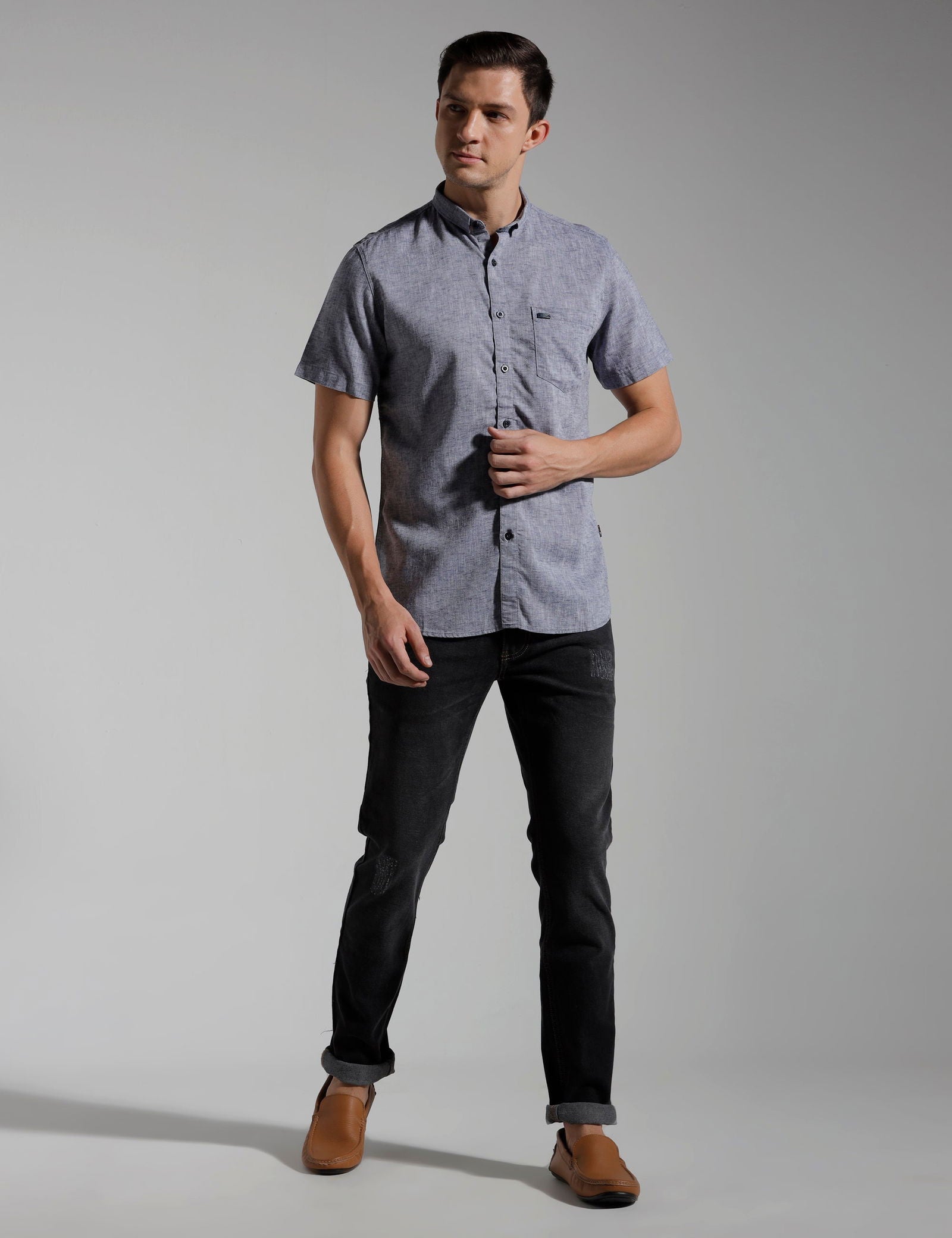 IDENTITI Men Slim Fit Short Collar Solid Shirt