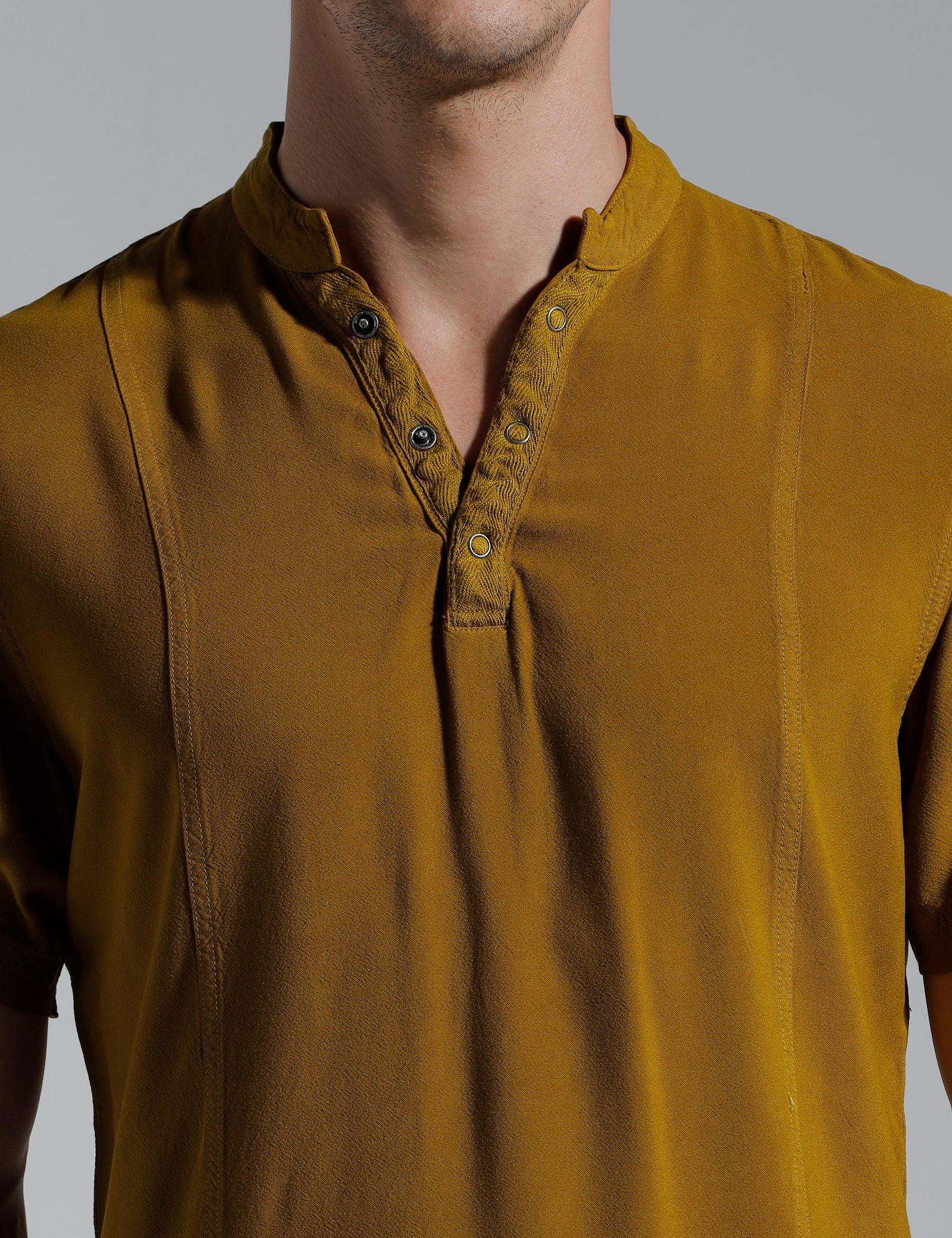 Identiti Men Half Placket Mandarin Collar Shirt/Kurta